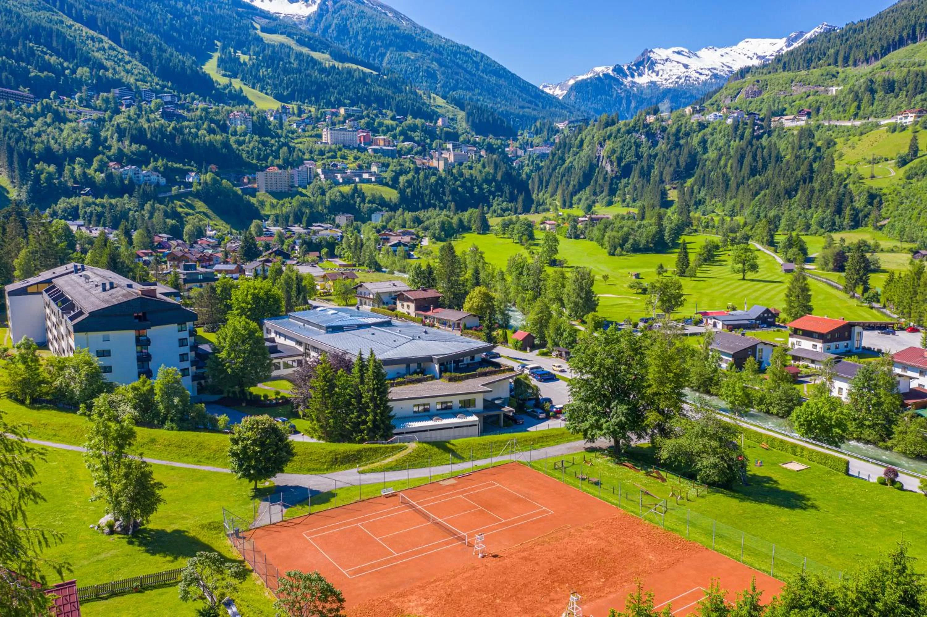 Tennis court in EUROPÄISCHER HOF Bad Gastein