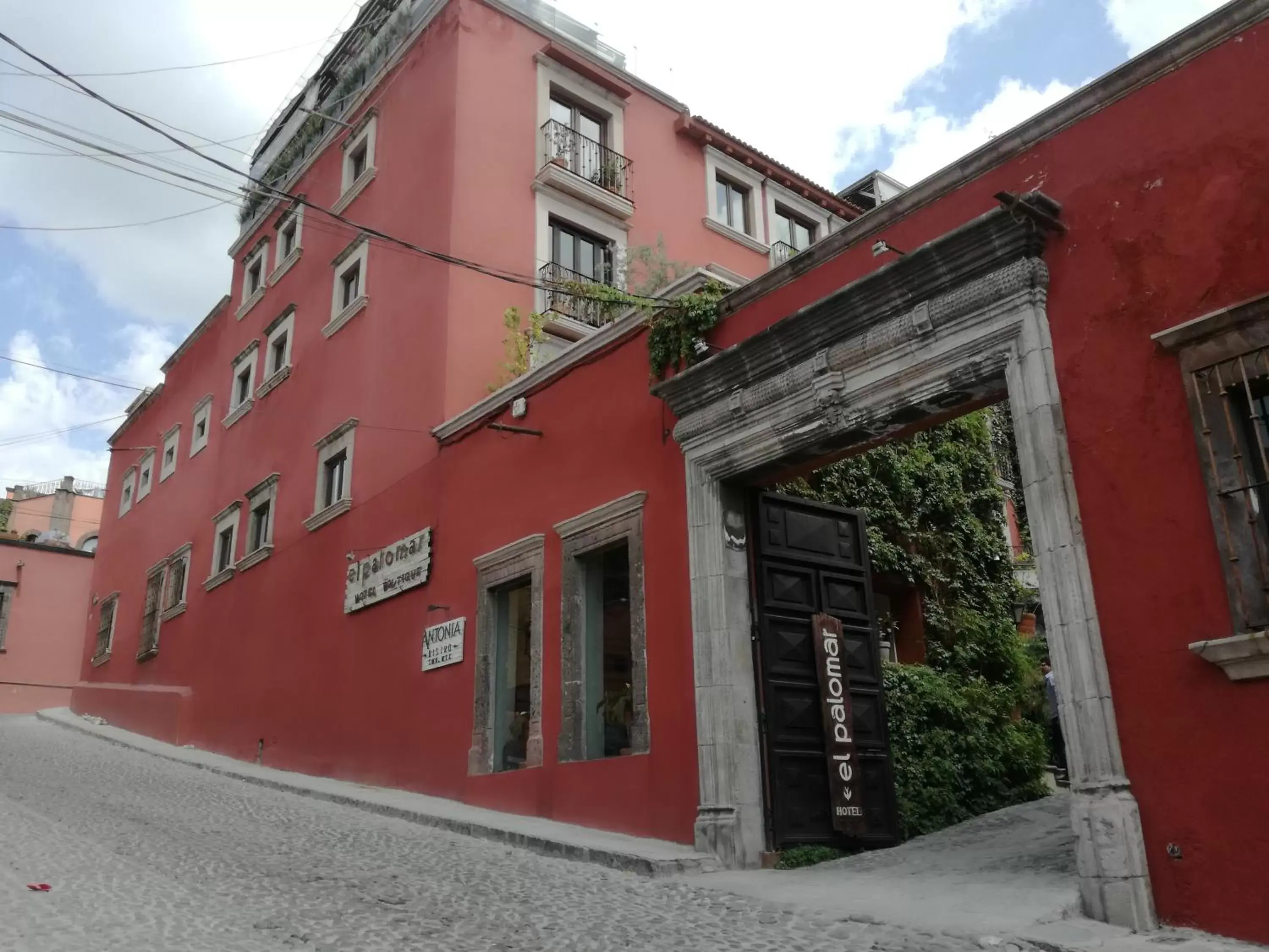 Facade/entrance, Property Building in Hotel Boutique El Palomar