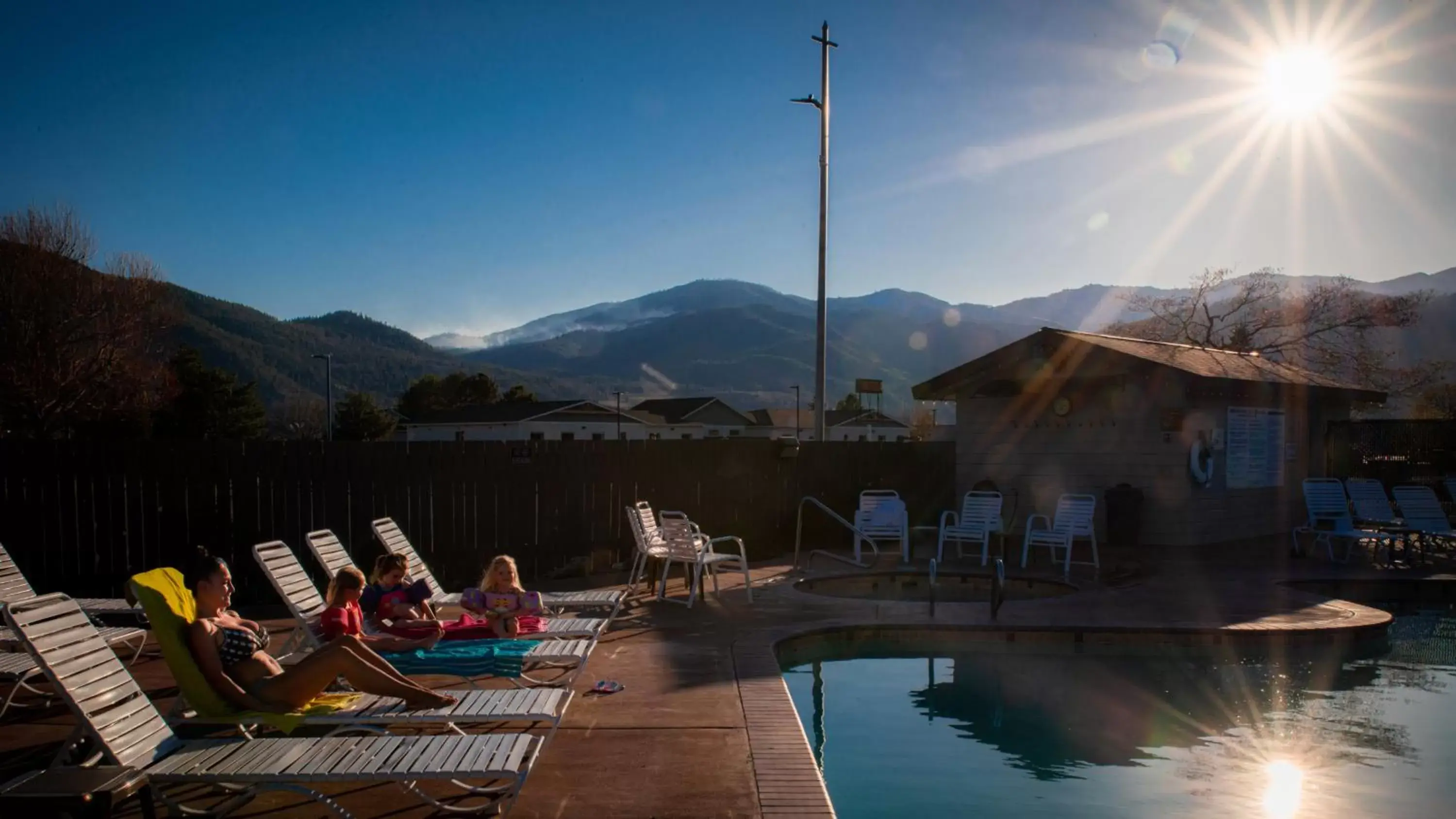Swimming Pool in Mountain View Lodge