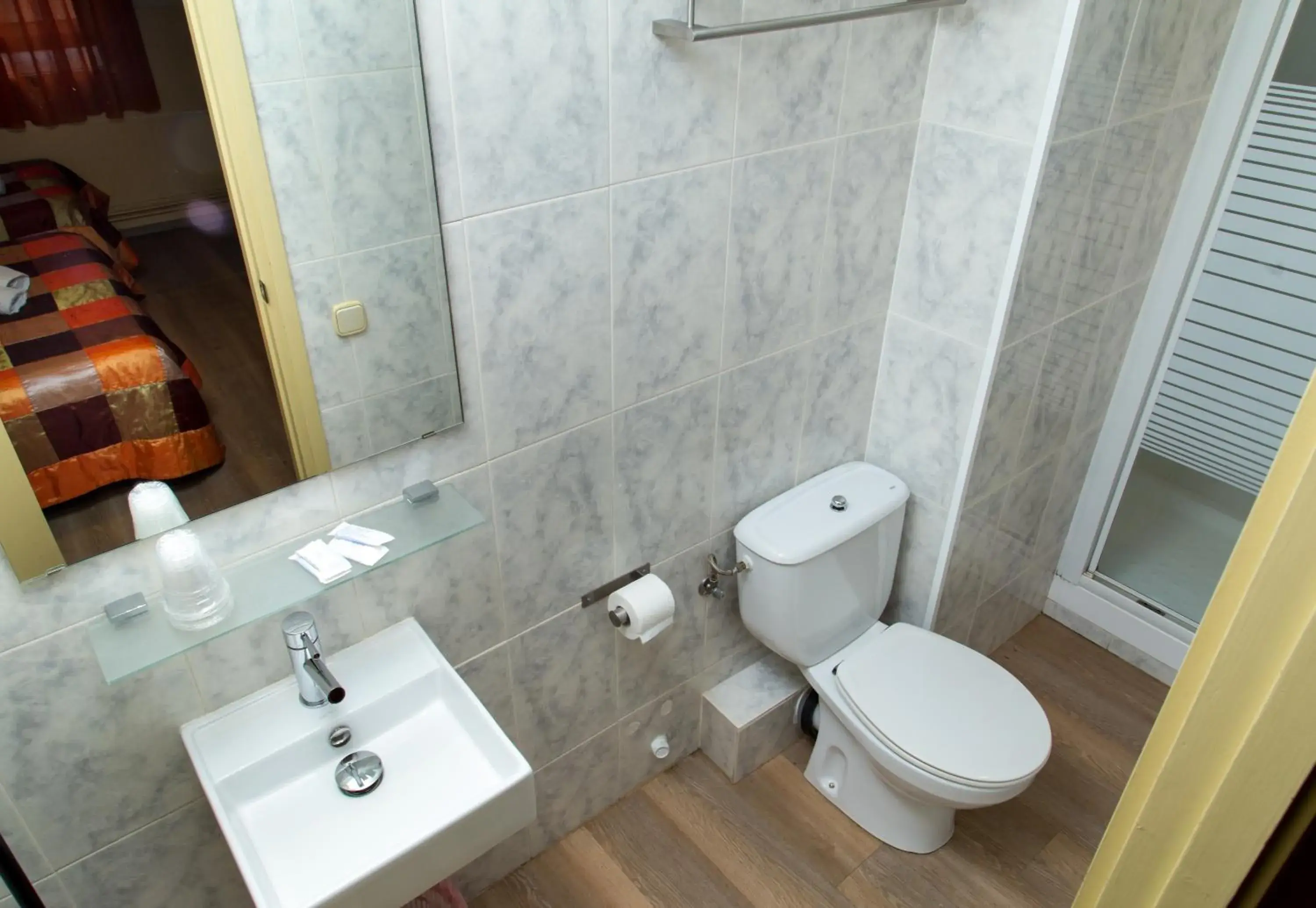 Toilet, Bathroom in Hostal Barcelona