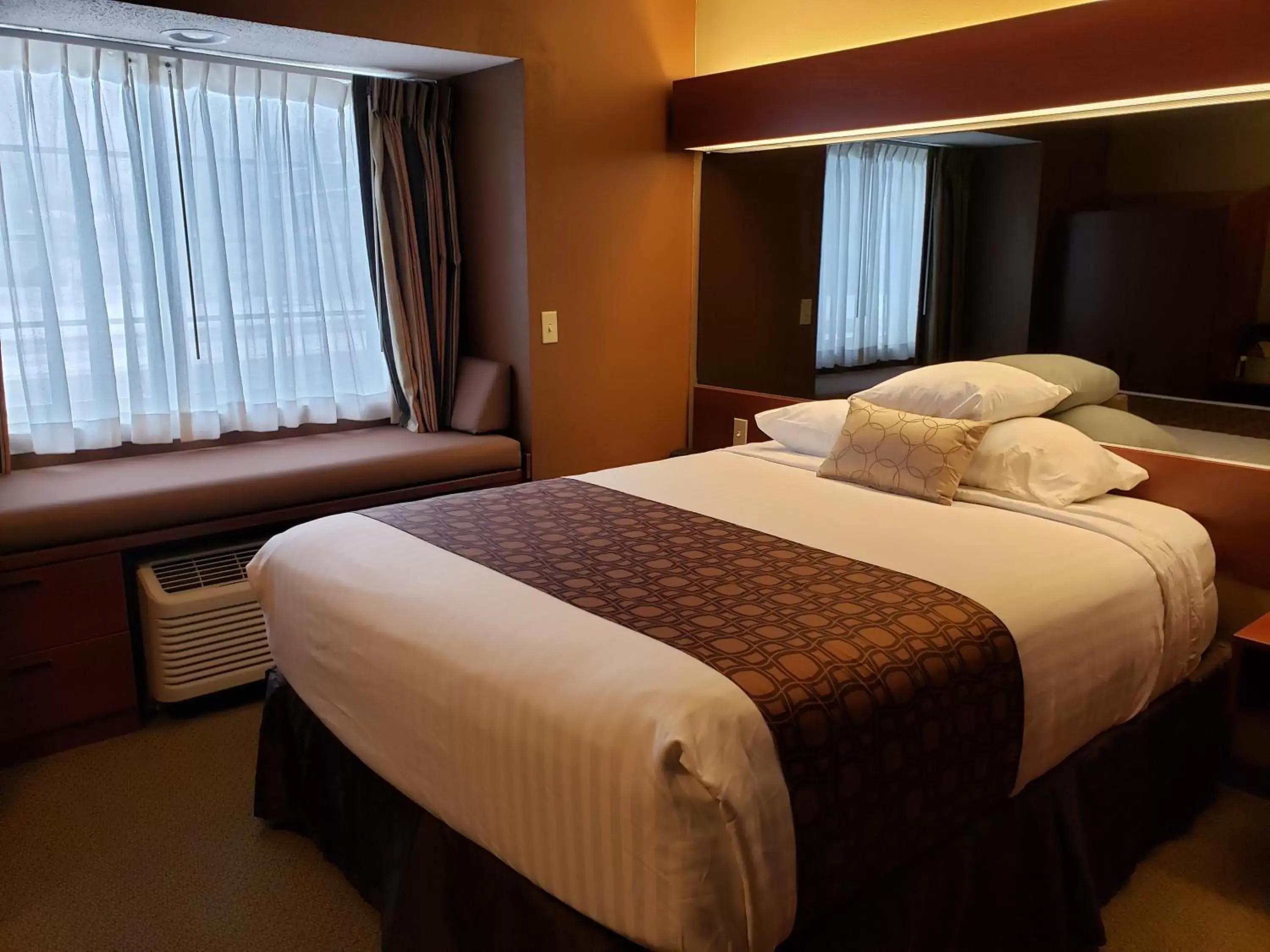 1 Queen Bed, Mobility Accessible Suite, Non-Smoking in Microtel Inn & Suites by Wyndham Dover New Hampshire 1 Queen Bed, Mobility Accessible Suite, Non-Smoking in Microtel Inn & Suites by Wyndham Dover New Hampshire