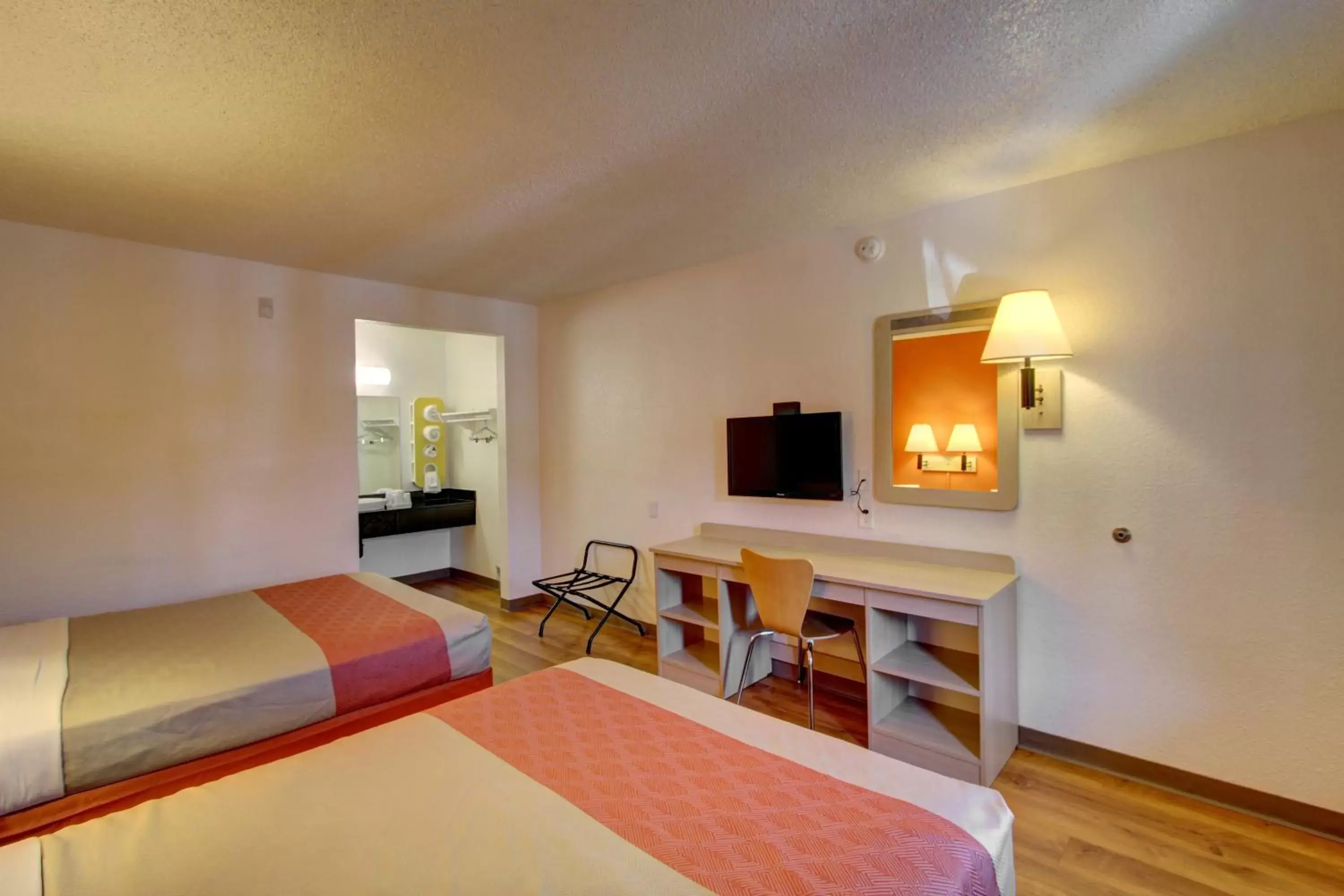 Bedroom, TV/Entertainment Center in Motel 6-La Mesa, CA - San Diego