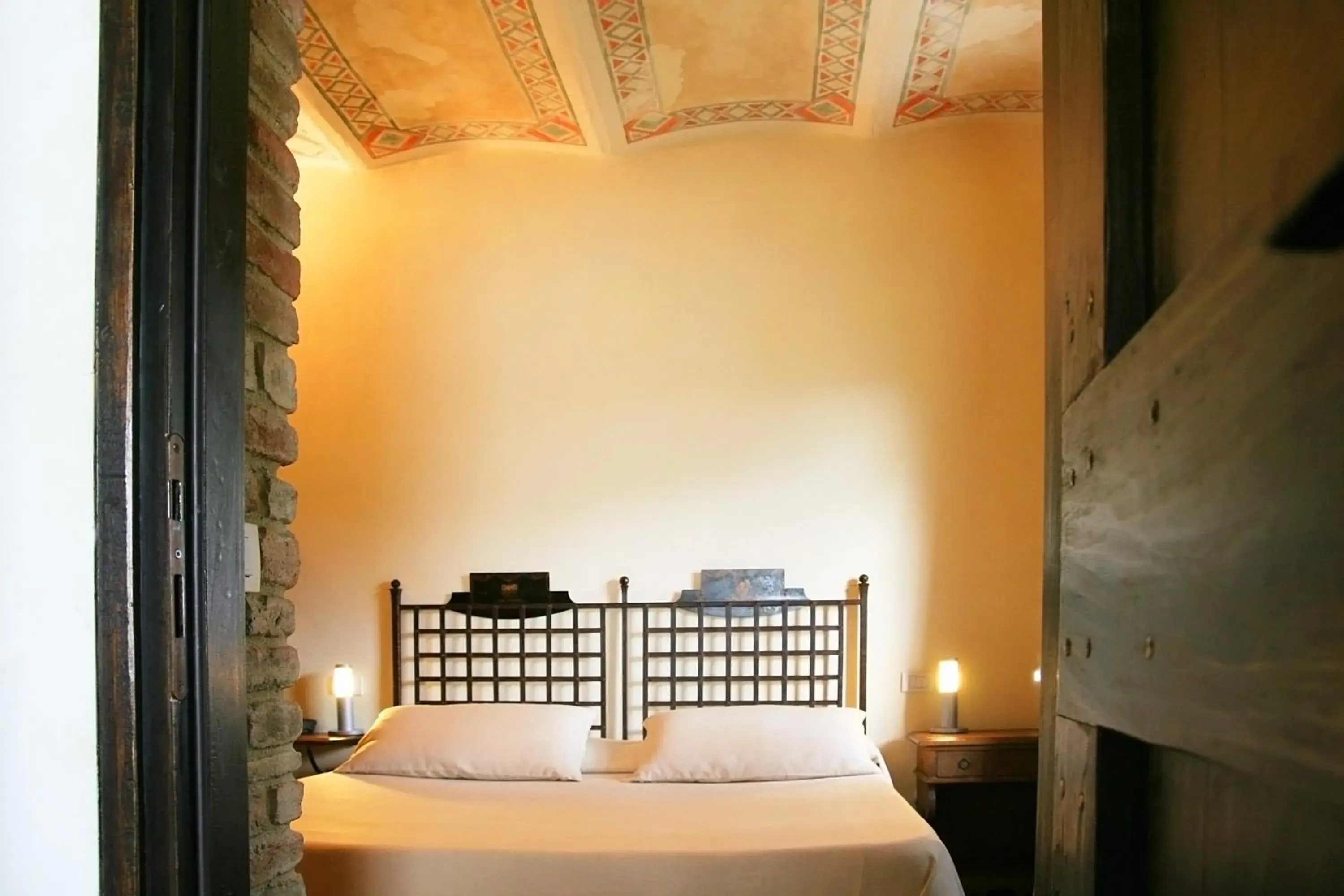 Photo of the whole room, Bed in Castello Di Monterone
