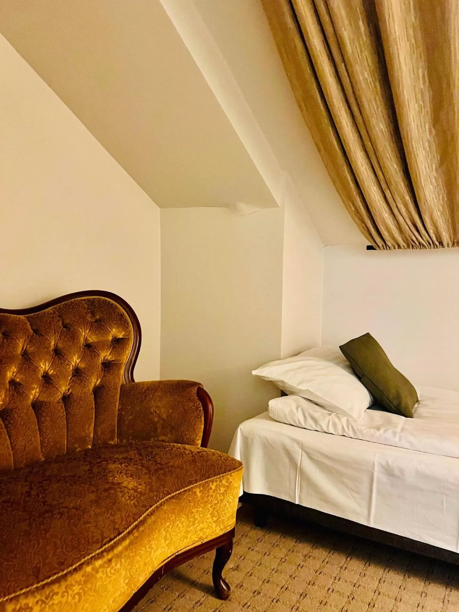 Bed in Arctic Hotel Nordkapp