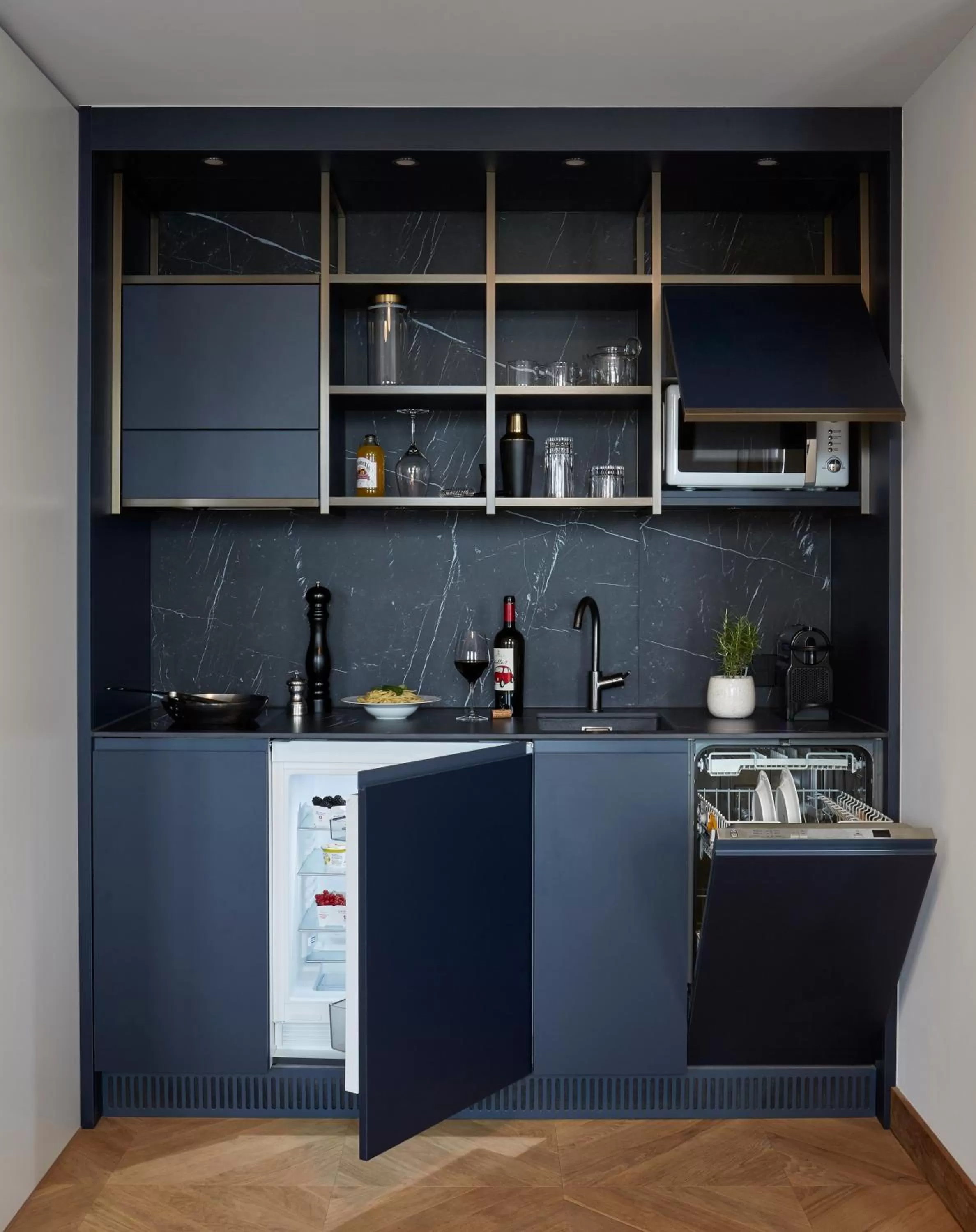 Coffee/tea facilities in Alex Lake Zürich