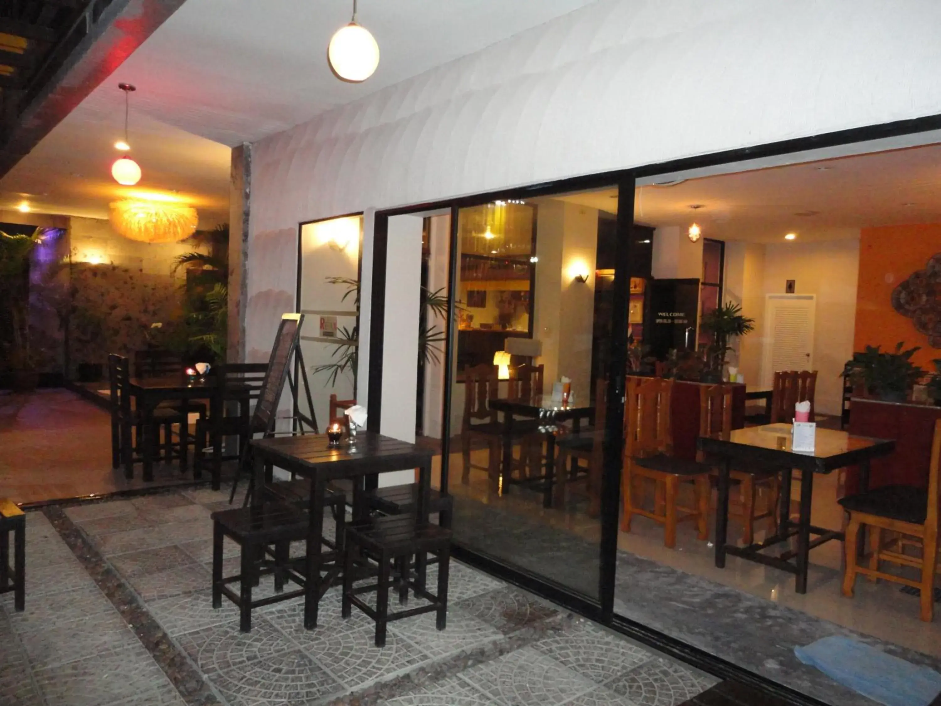 Restaurant/places to eat in La Moon At Phuket - SHA Extra Plus Restaurant/places to eat in La Moon At Phuket - SHA Extra Plus