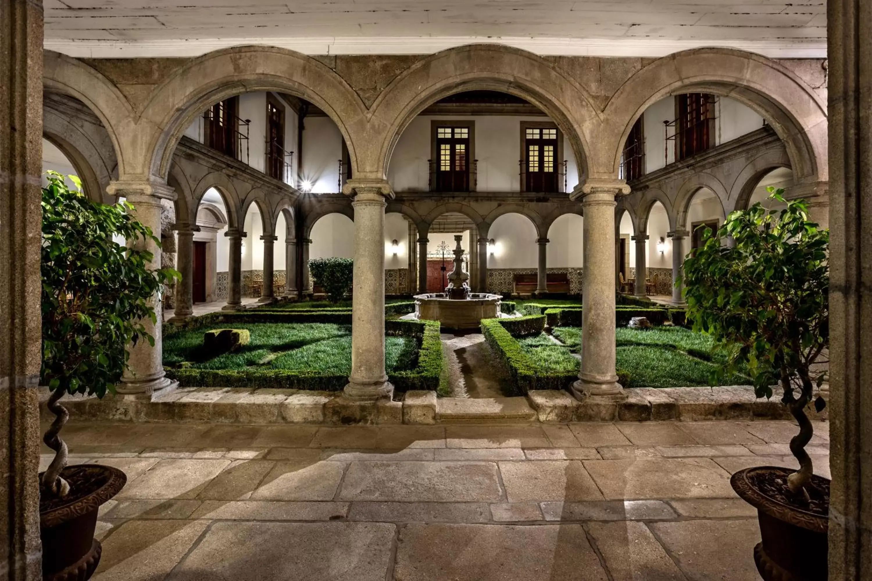 Garden, Property Building in Pousada Mosteiro de Guimaraes
