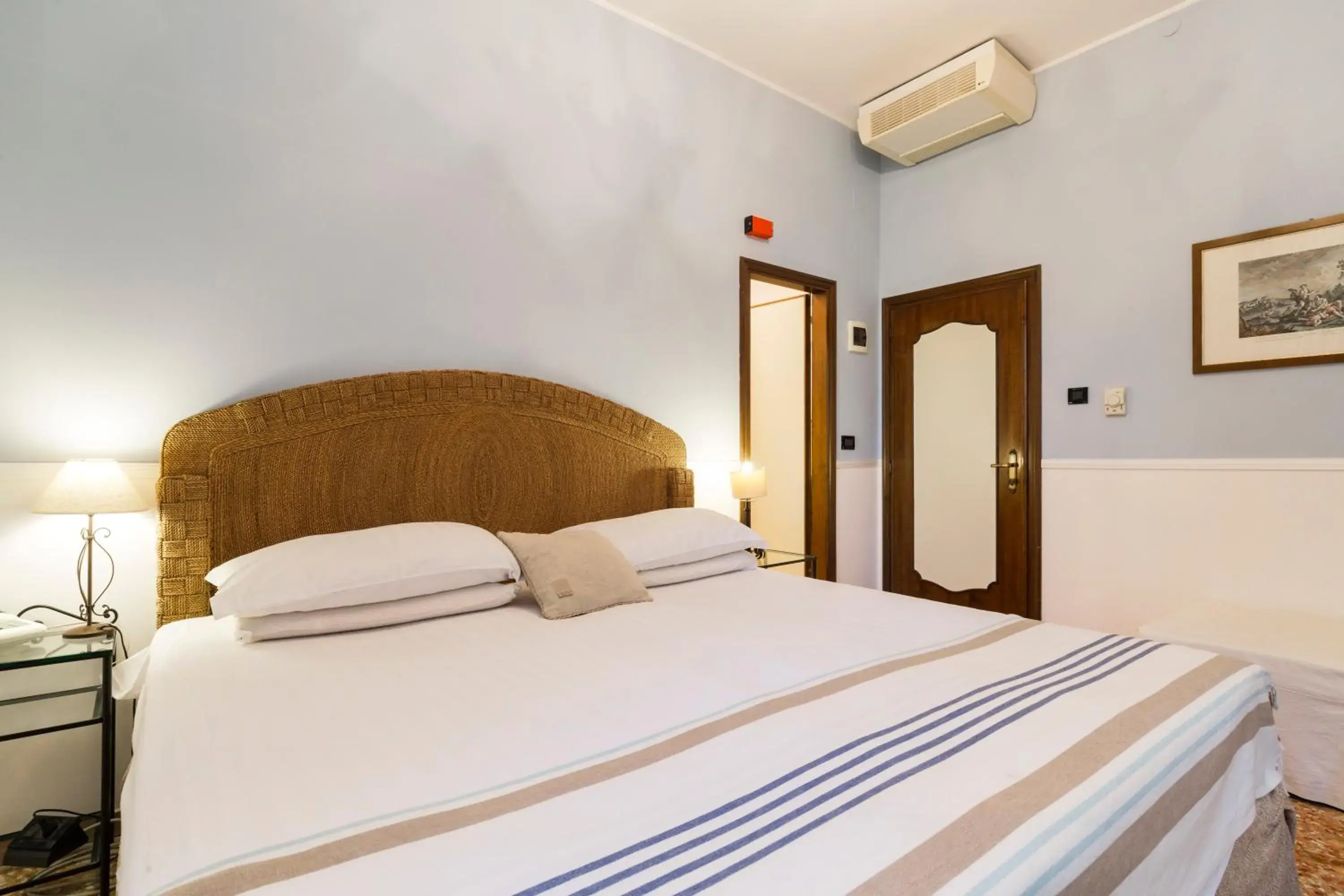 Bed in Hotel Villa Stella