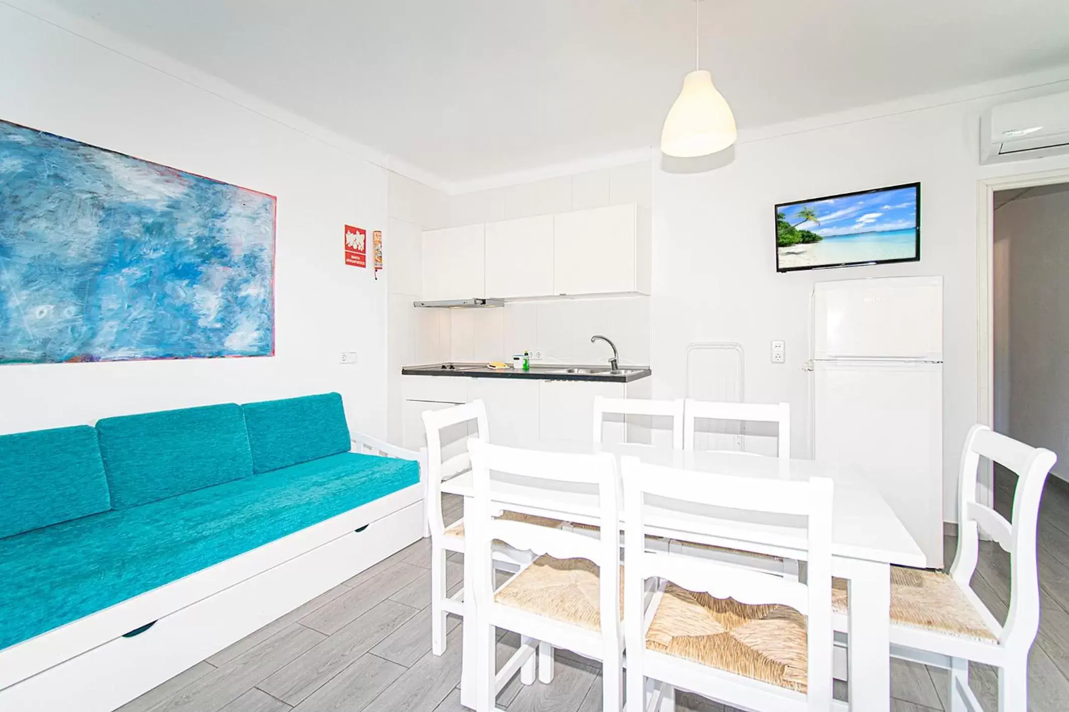 TV and multimedia, Dining Area in Apartamentos Falcó