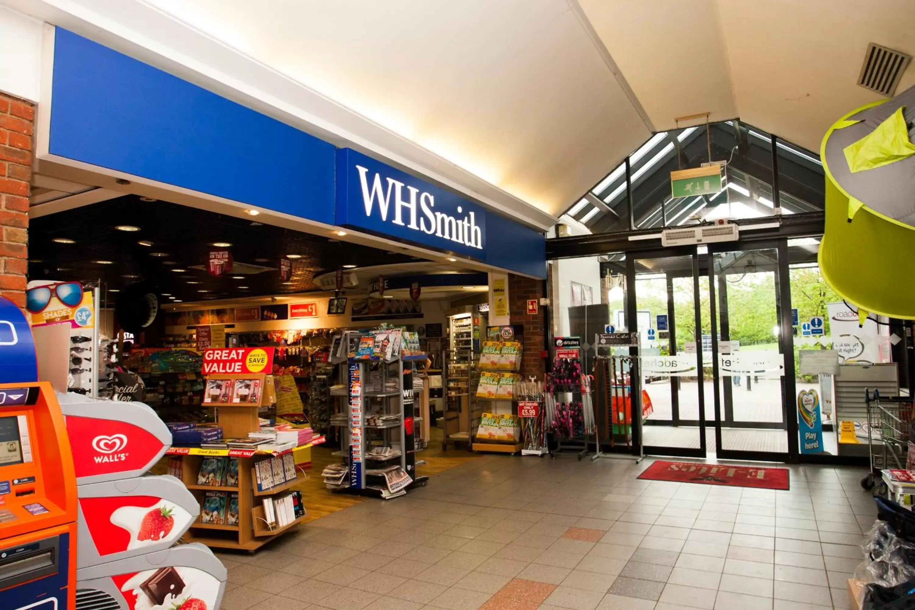 Shopping Area, Supermarket/Shops in Days Inn Chesterfield - Tibshelf