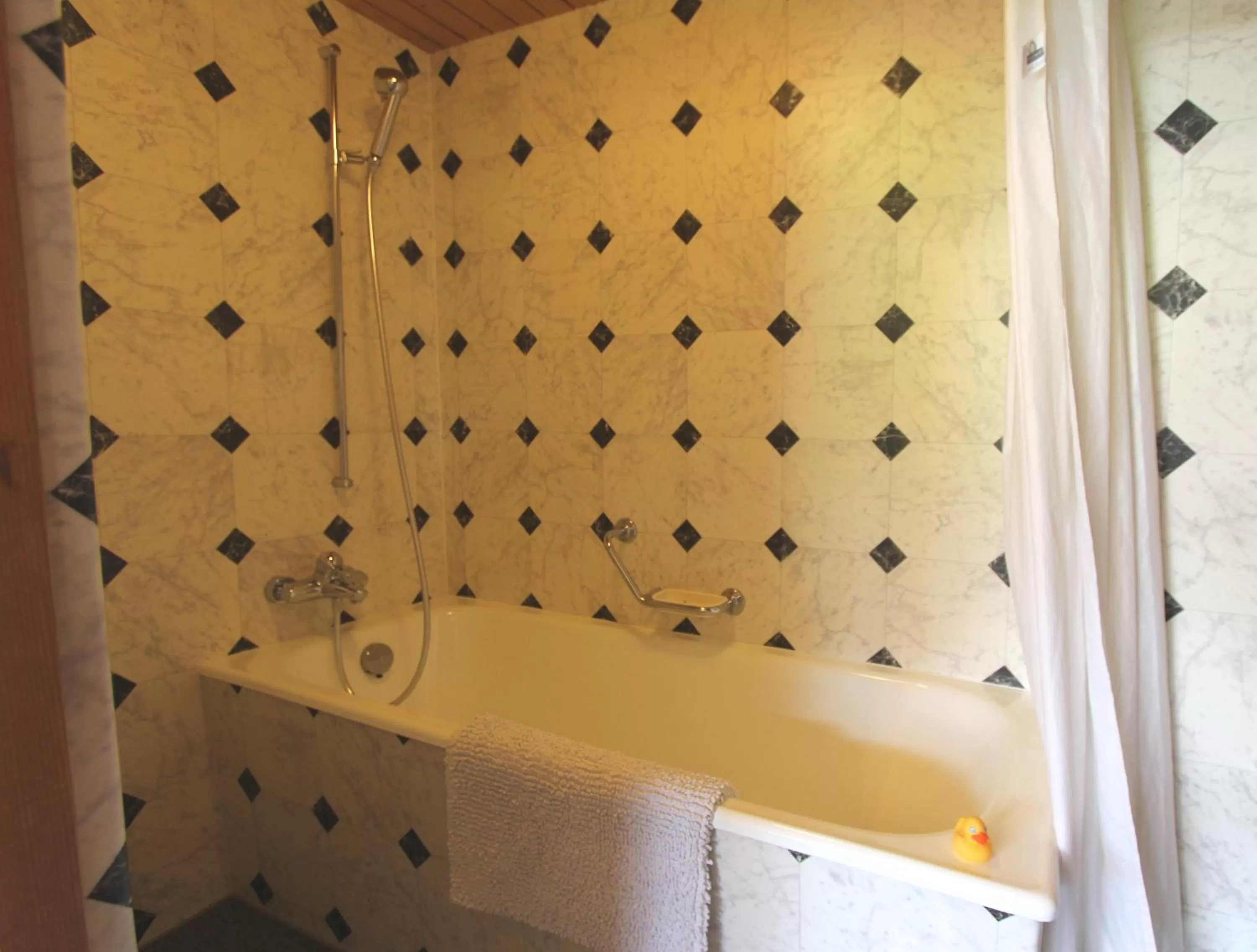 Bathroom in Pension Mezzaprada