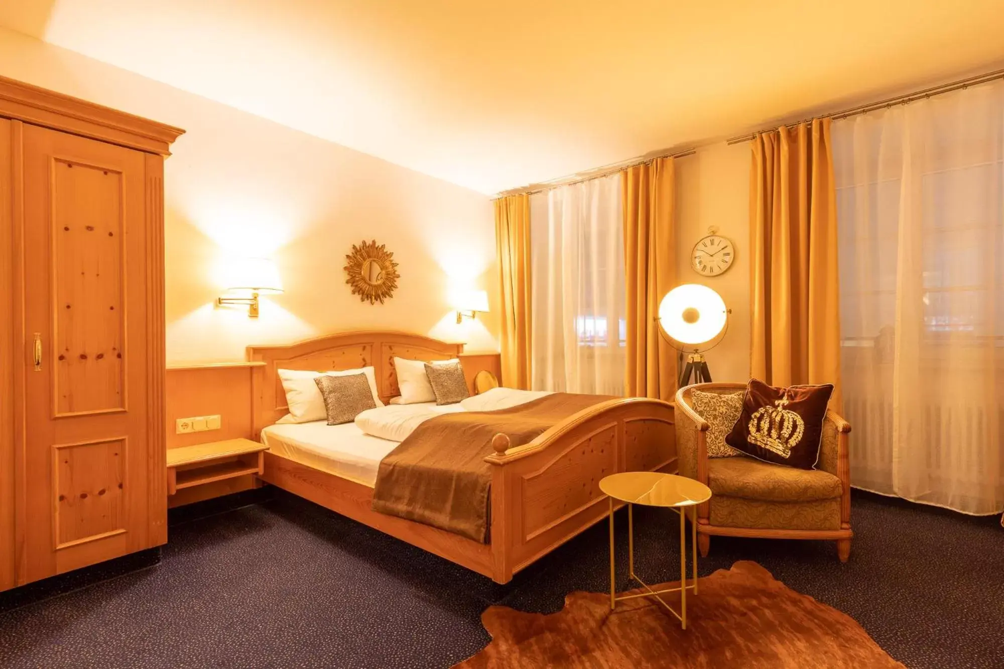 Bed in Hotel Restaurant Grüner Baum und Altes Tor