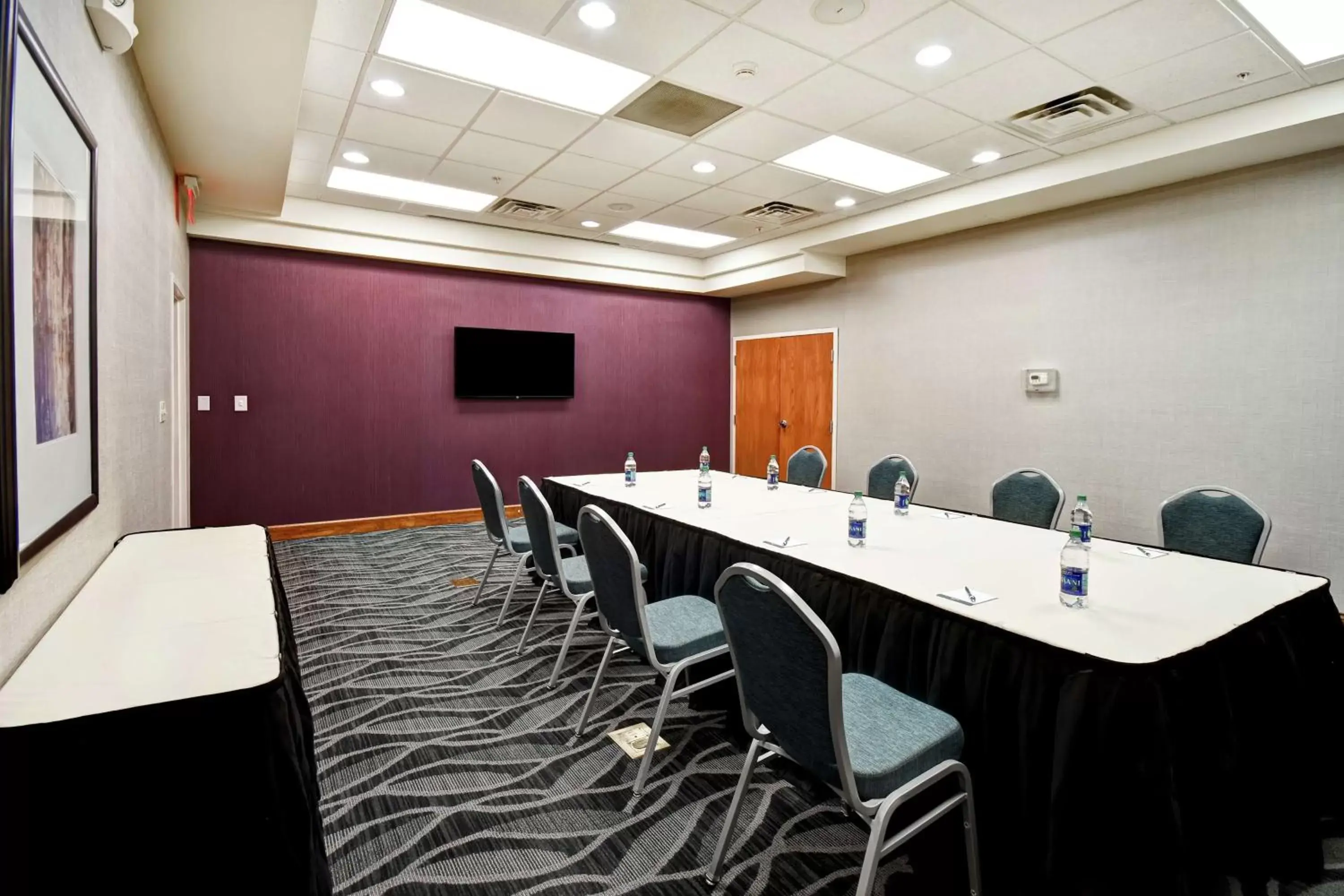 Meeting/conference room in Homewood Suites by Hilton Cincinnati-Milford