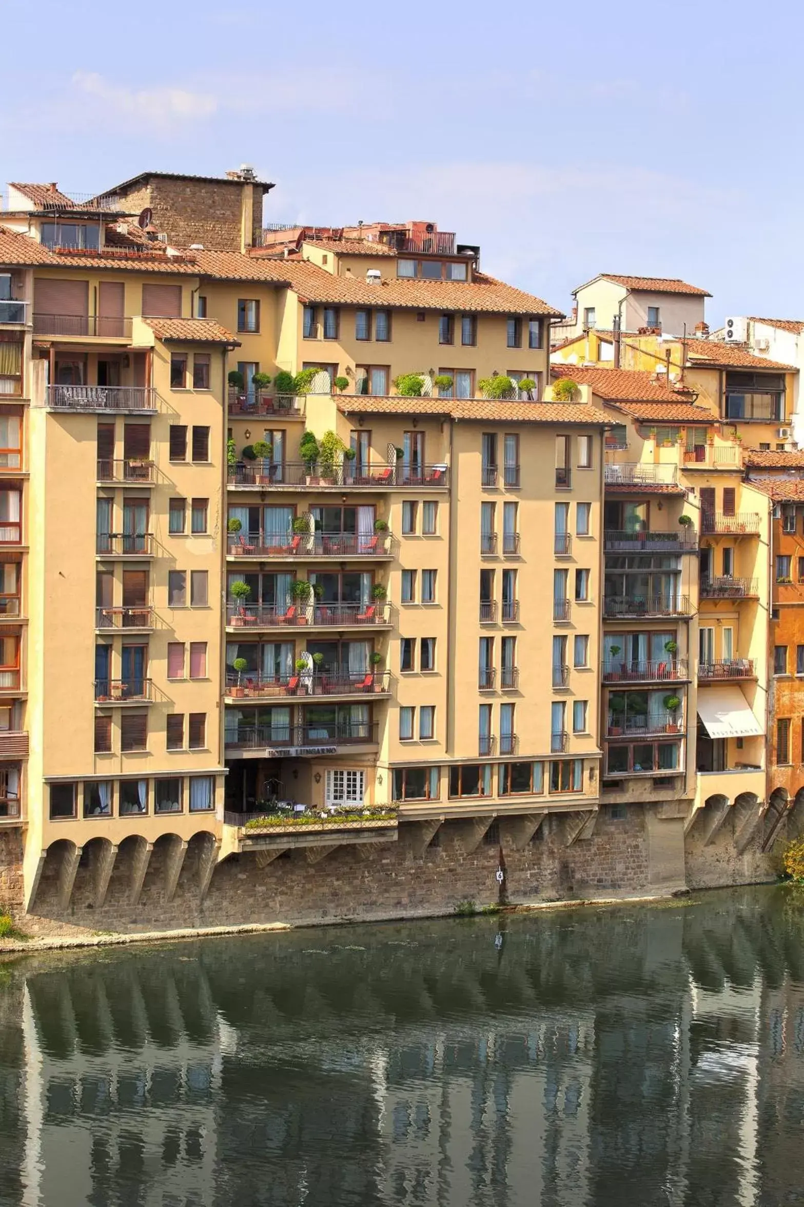 River view, Neighborhood in Portrait Firenze - Lungarno Collection
