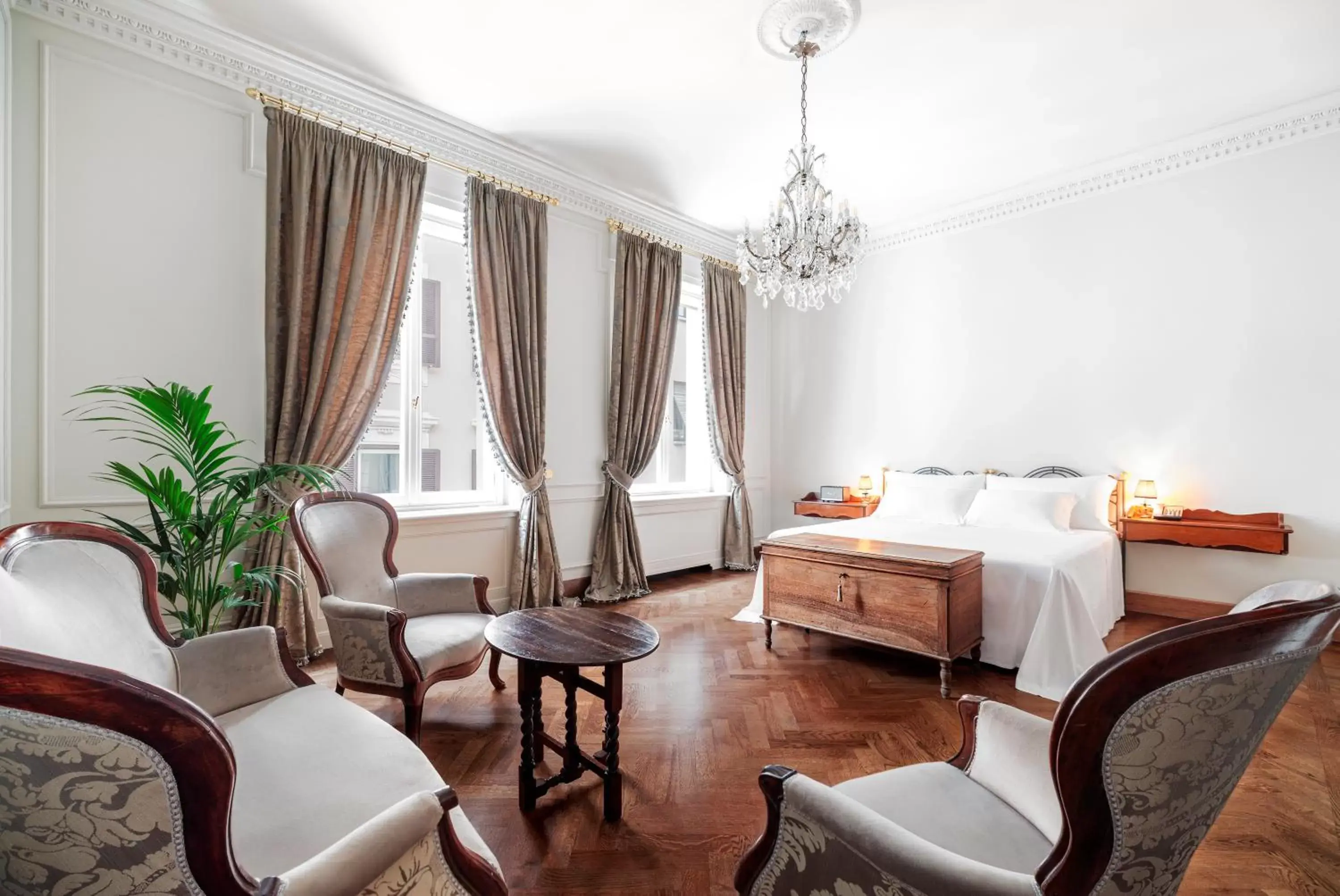 Photo of the whole room in Hotel Locarno
