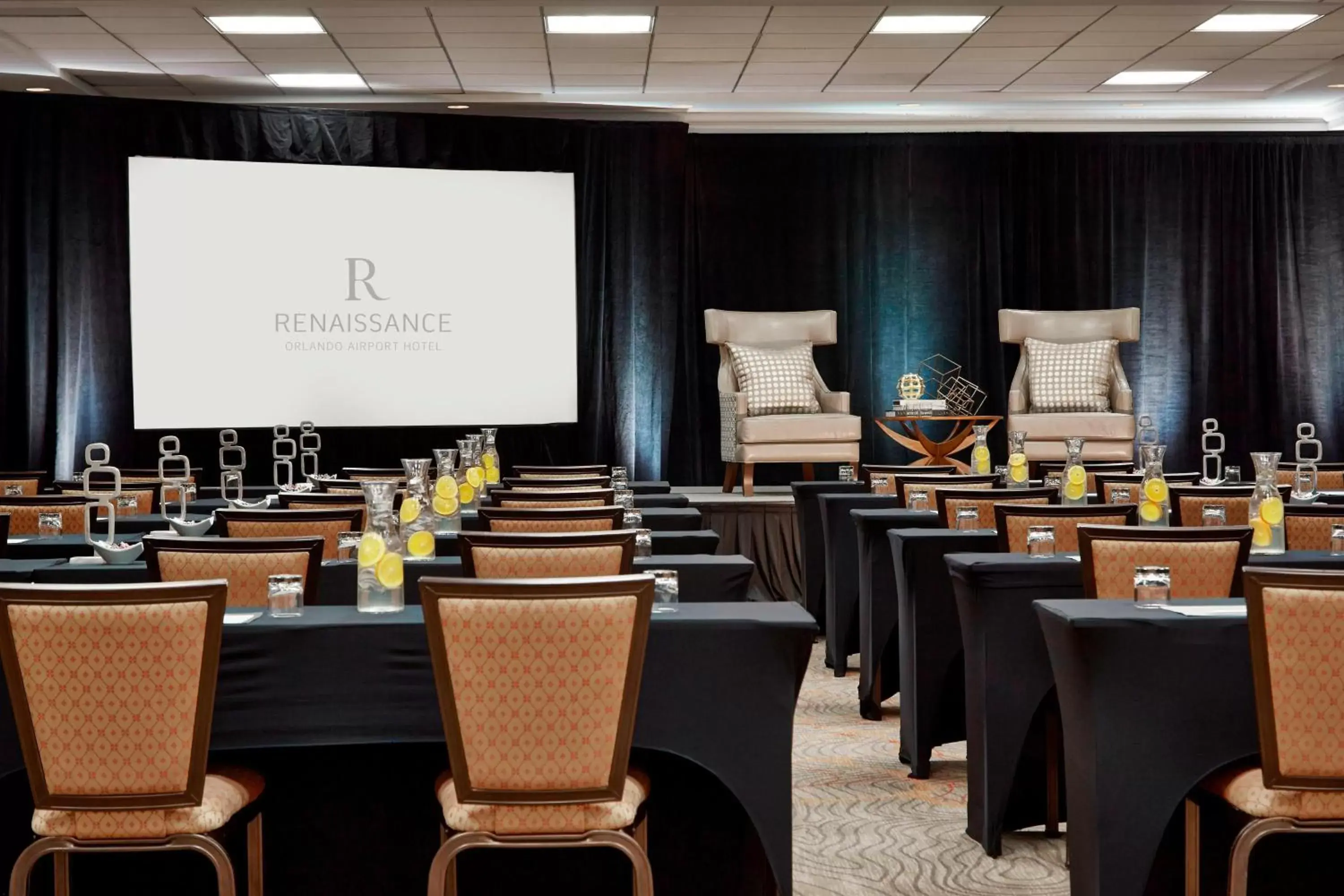 Meeting/conference room in Renaissance Orlando Airport Hotel
