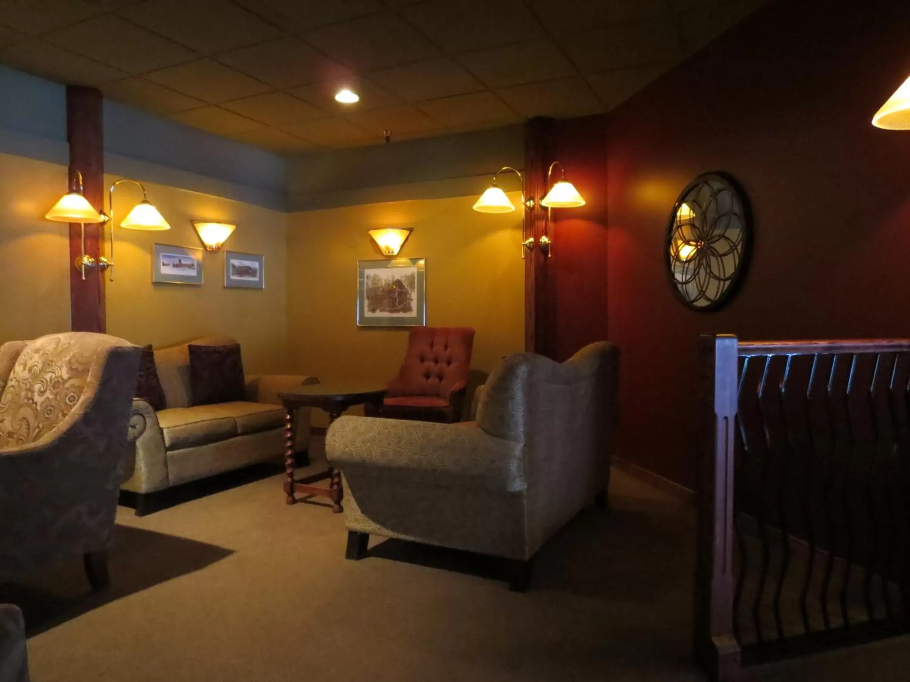 Lounge or bar, Seating Area in Town and Mountain Hotel