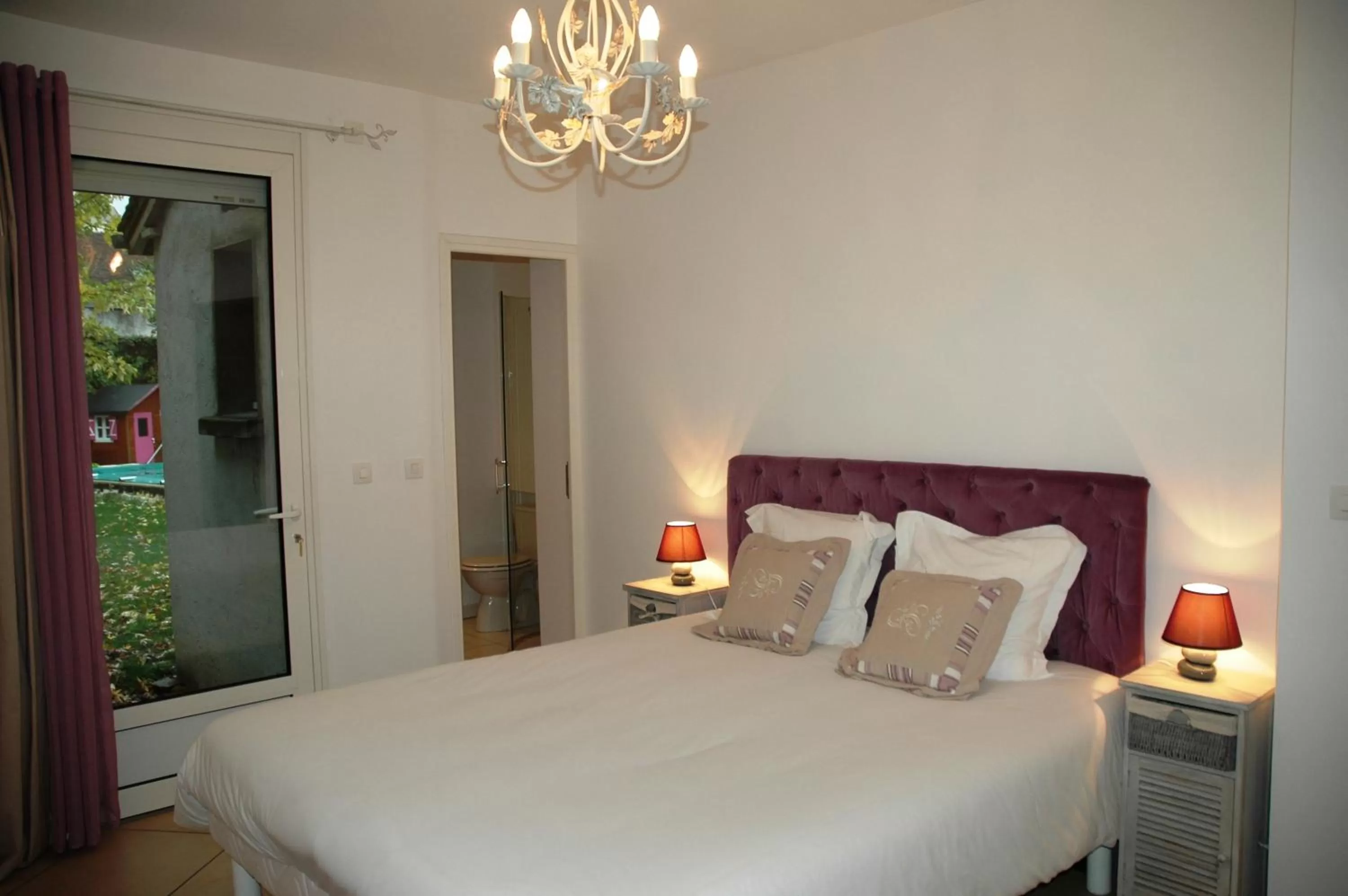 Photo of the whole room, Bed in Chambre d'Hôtes des Ducs