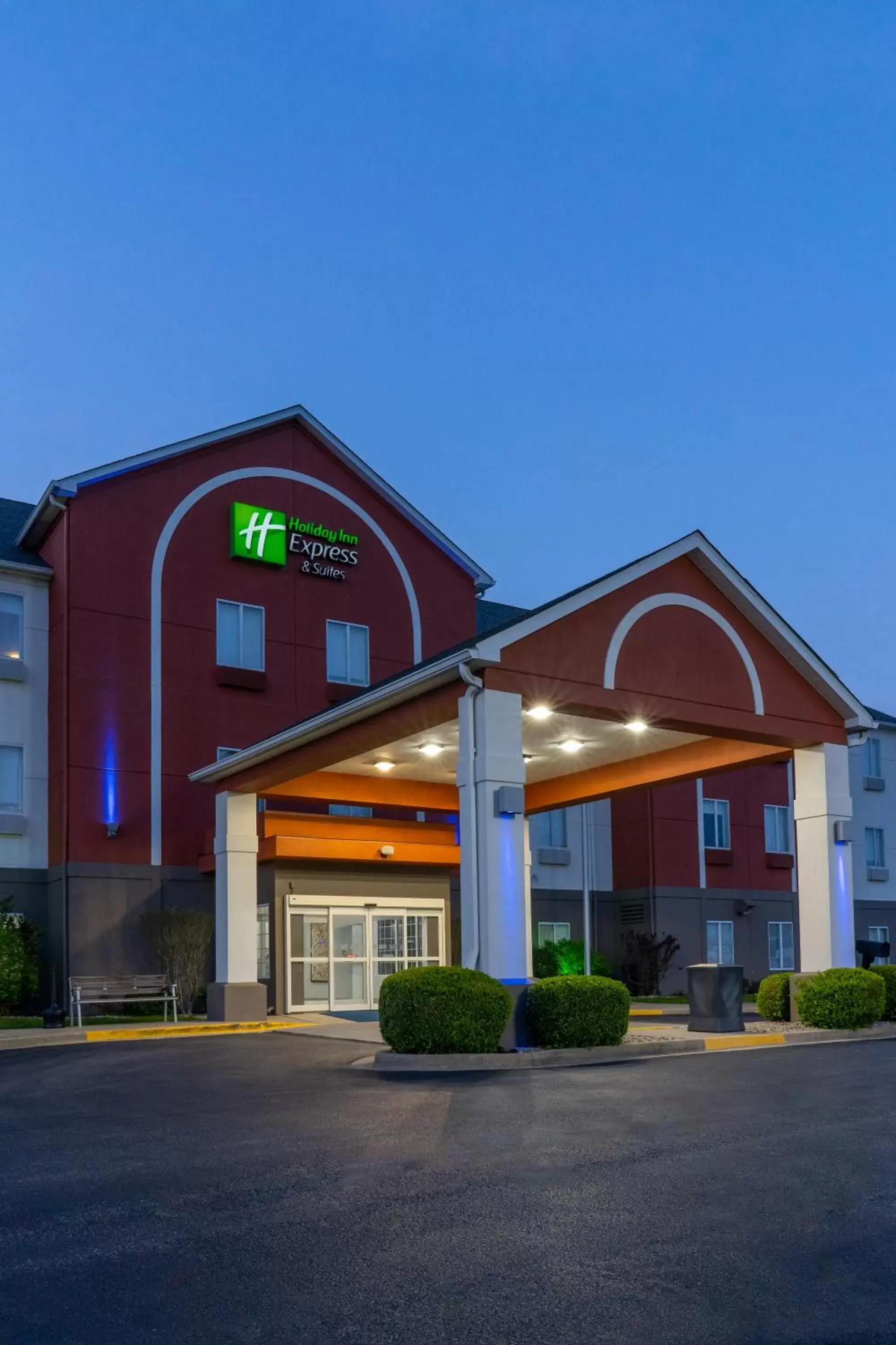 Property Building in Holiday Inn Express Hotel & Suites Bedford, an IHG Hotel