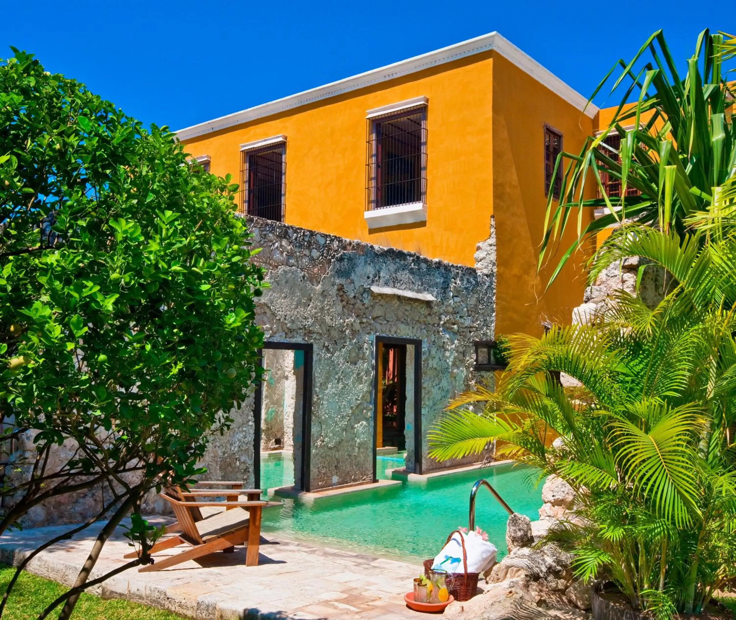 Swimming pool in Hacienda Campeche