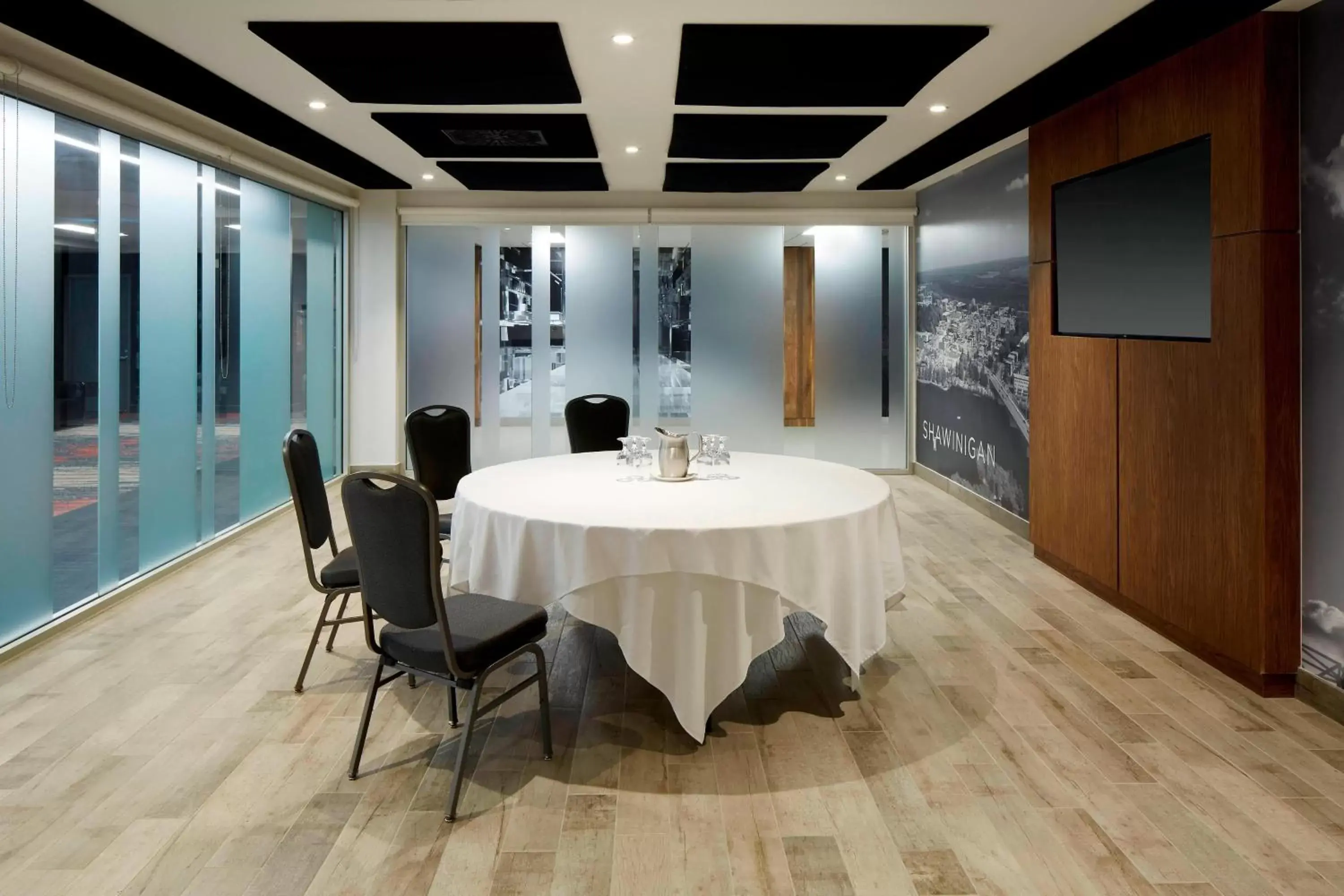 Meeting/conference room in Delta Hotels by Marriott Trois Rivieres Conference Centre