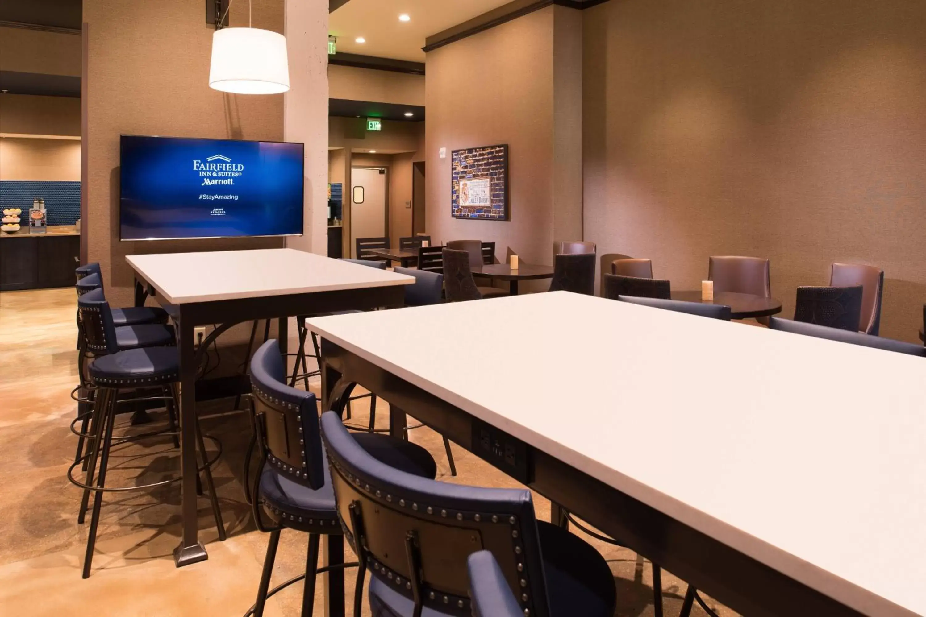 Lobby or reception, Lounge/Bar in Fairfield Inn & Suites by Marriott New Orleans Downtown/French Quarter Area