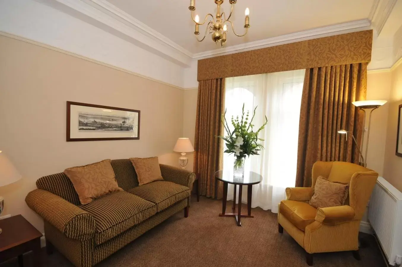 Living room, Seating Area in Macdonald Burlington Hotel