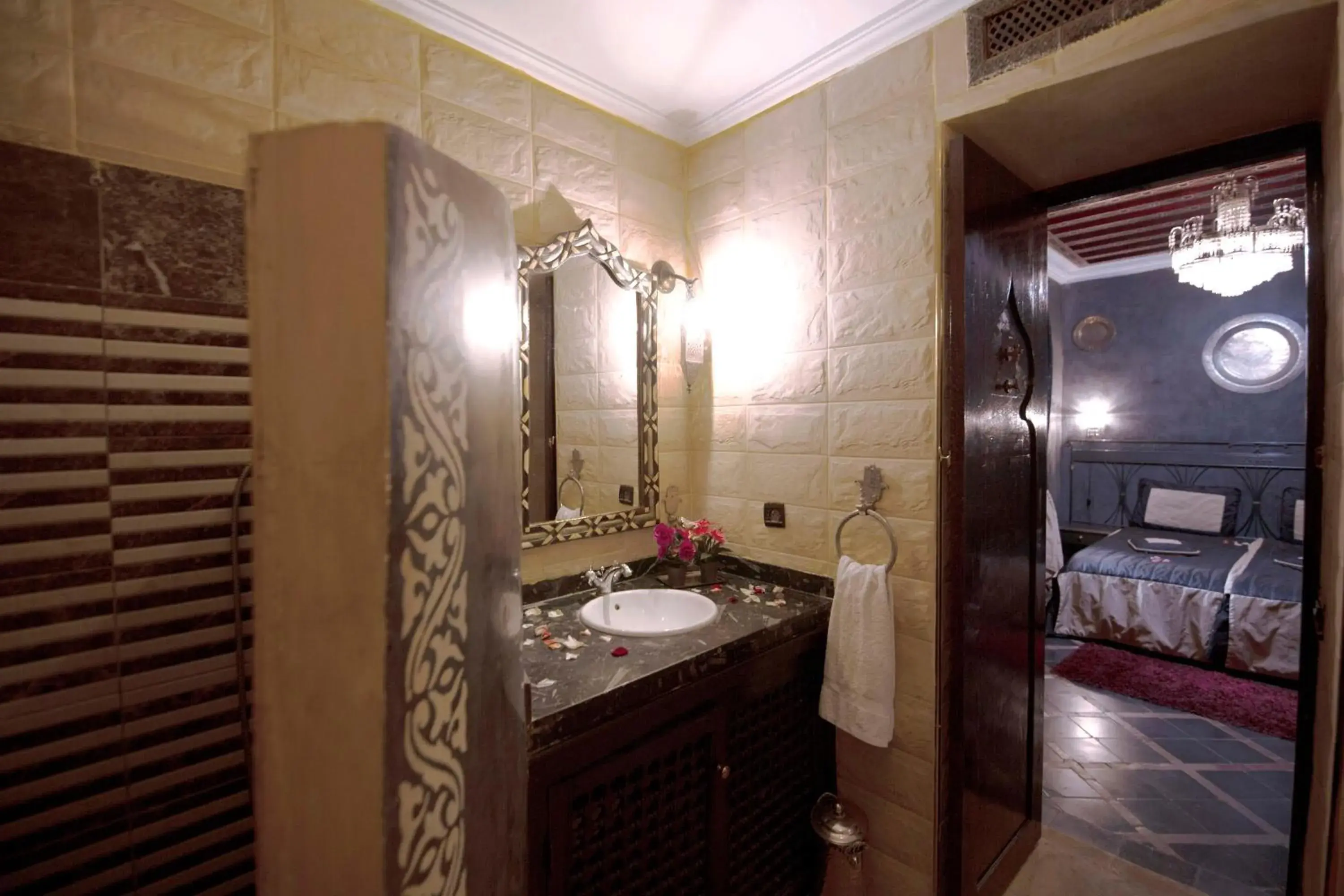 Bathroom in Riad Mille Et Une Nuits