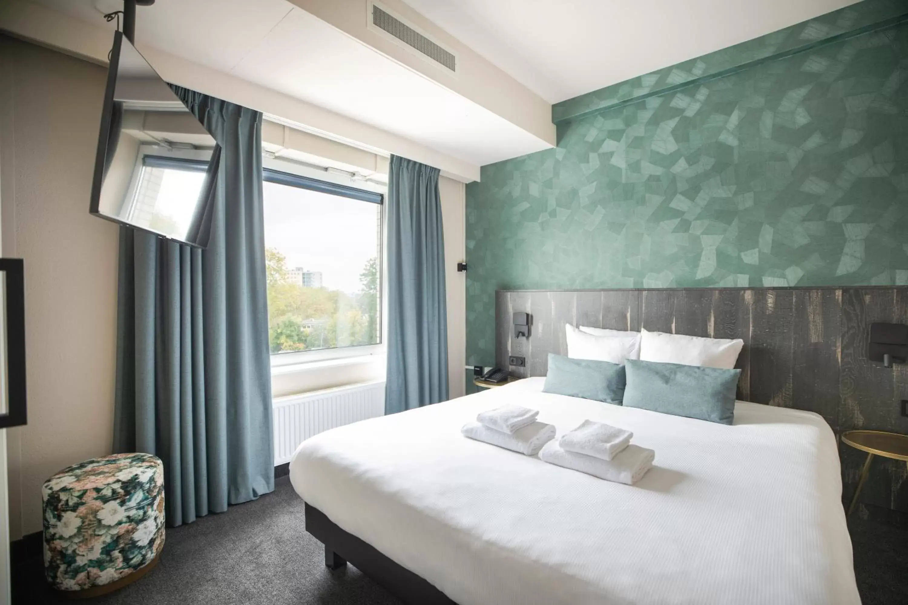 Bedroom, Bed in Flonk Hotel Groningen Zuid, BW Signature Collection voorheen Best Western Plus Hotel Groningen Plaza