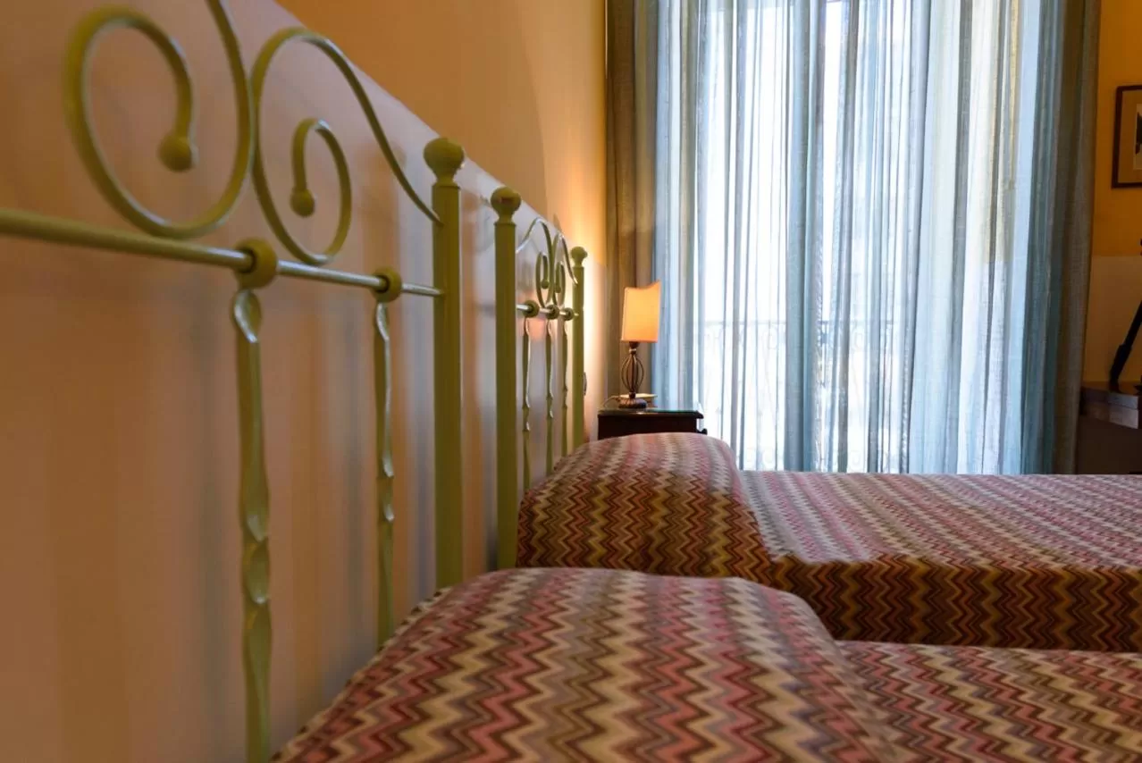 Bed in Hotel Mergellina