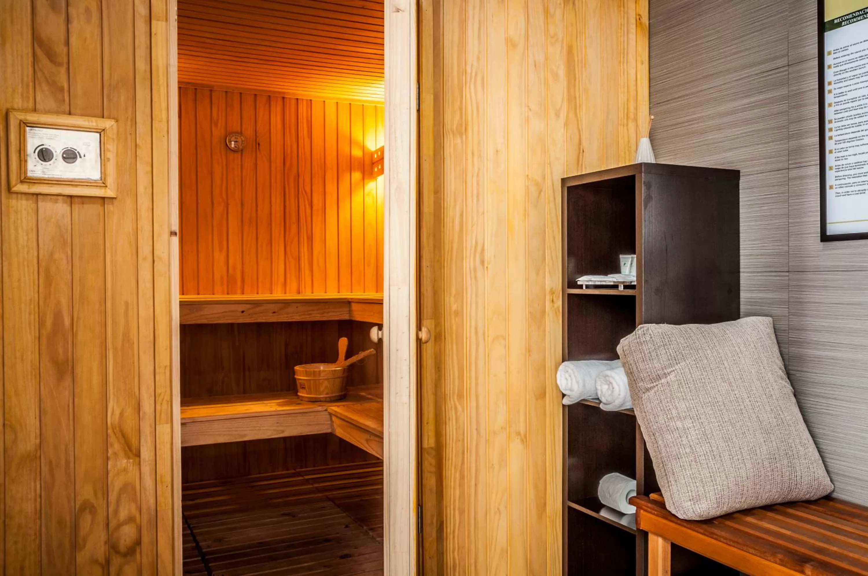 Sauna, Bed in Hotel Diego de Almagro Providencia