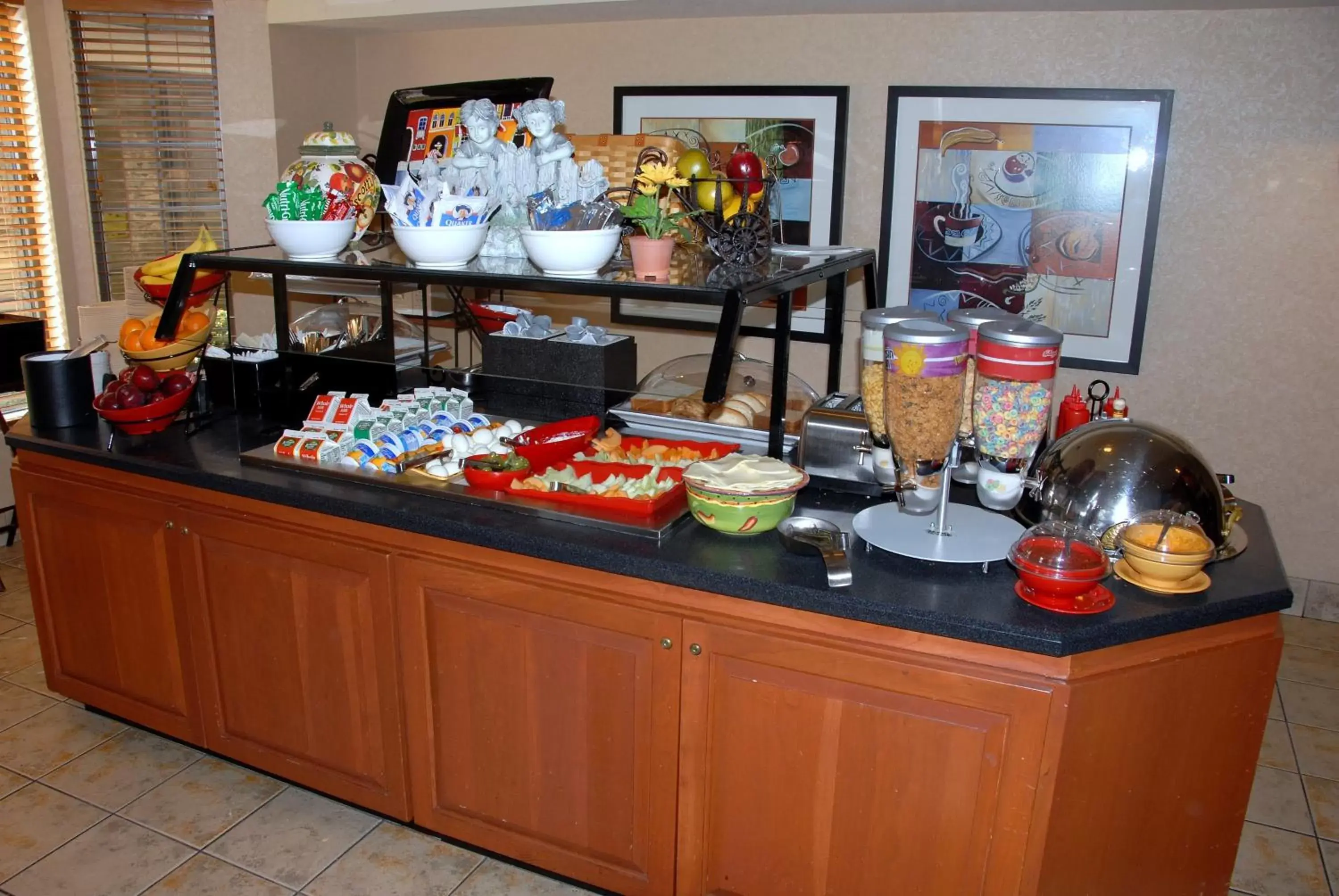 Breakfast, Food in Staybridge Suites Allentown Airport Lehigh Valley, an IHG Hotel