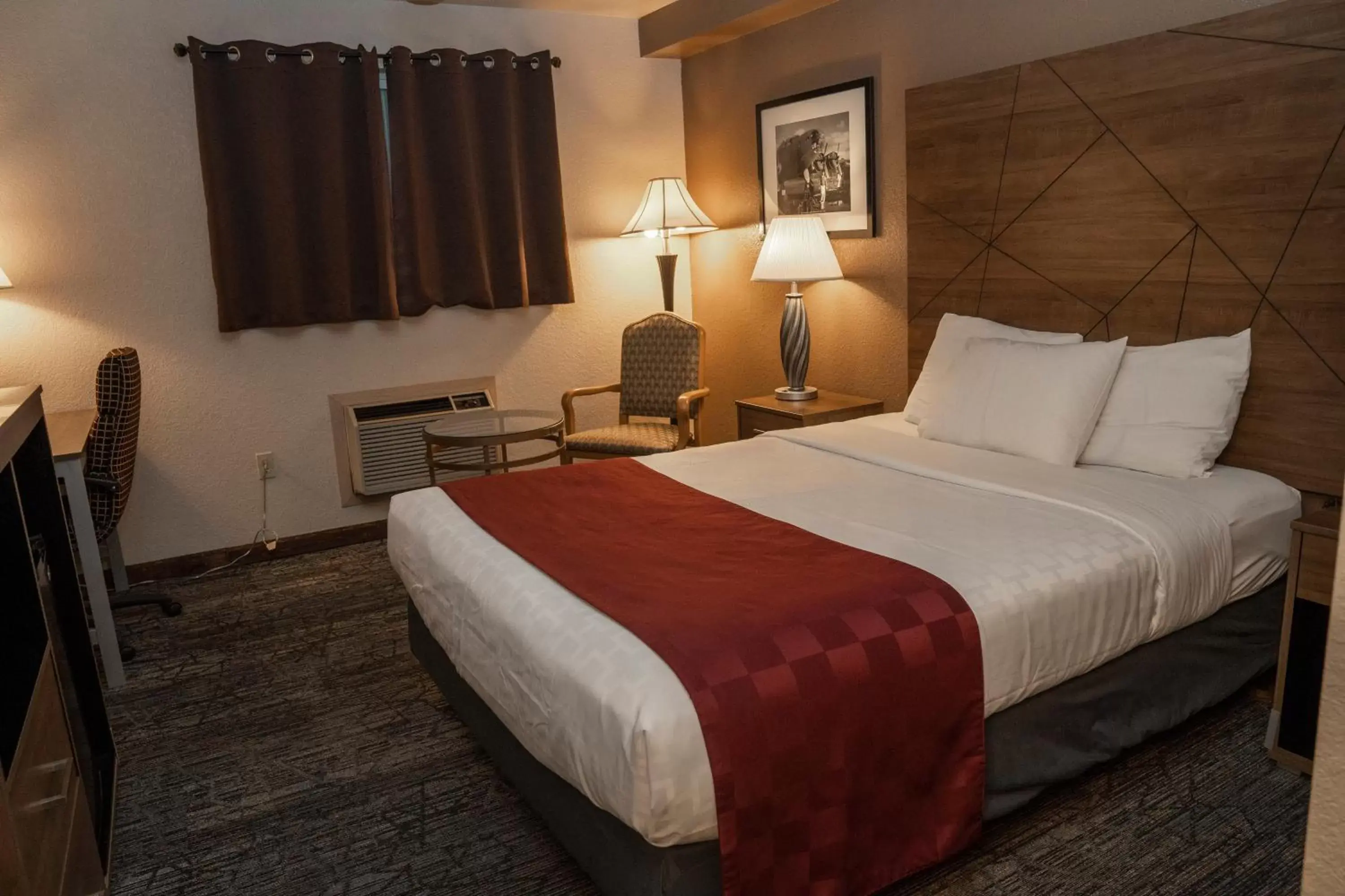 Bed in Americas Best Value Inn Lynnwood