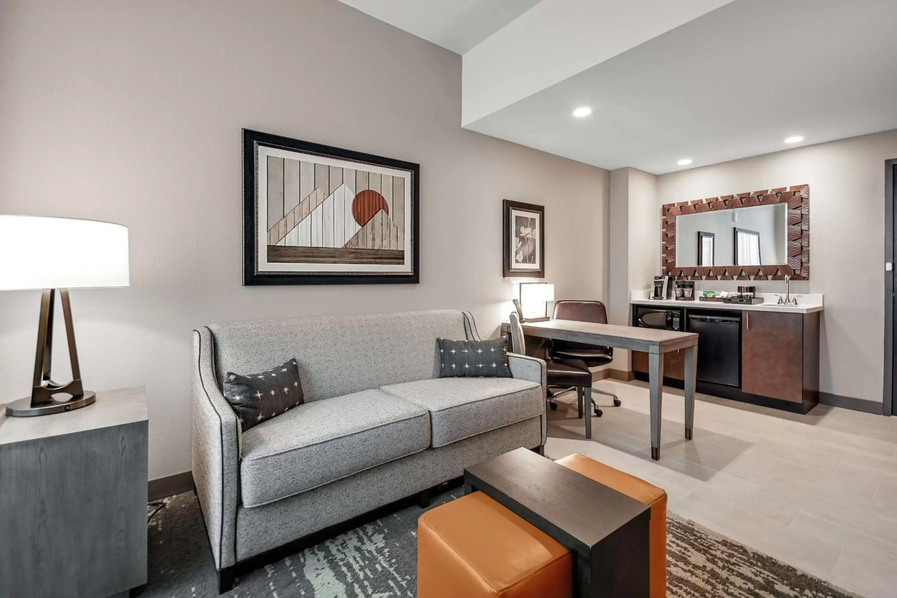 Bedroom, Seating Area in Embassy Suites Jonesboro - Arkansas State