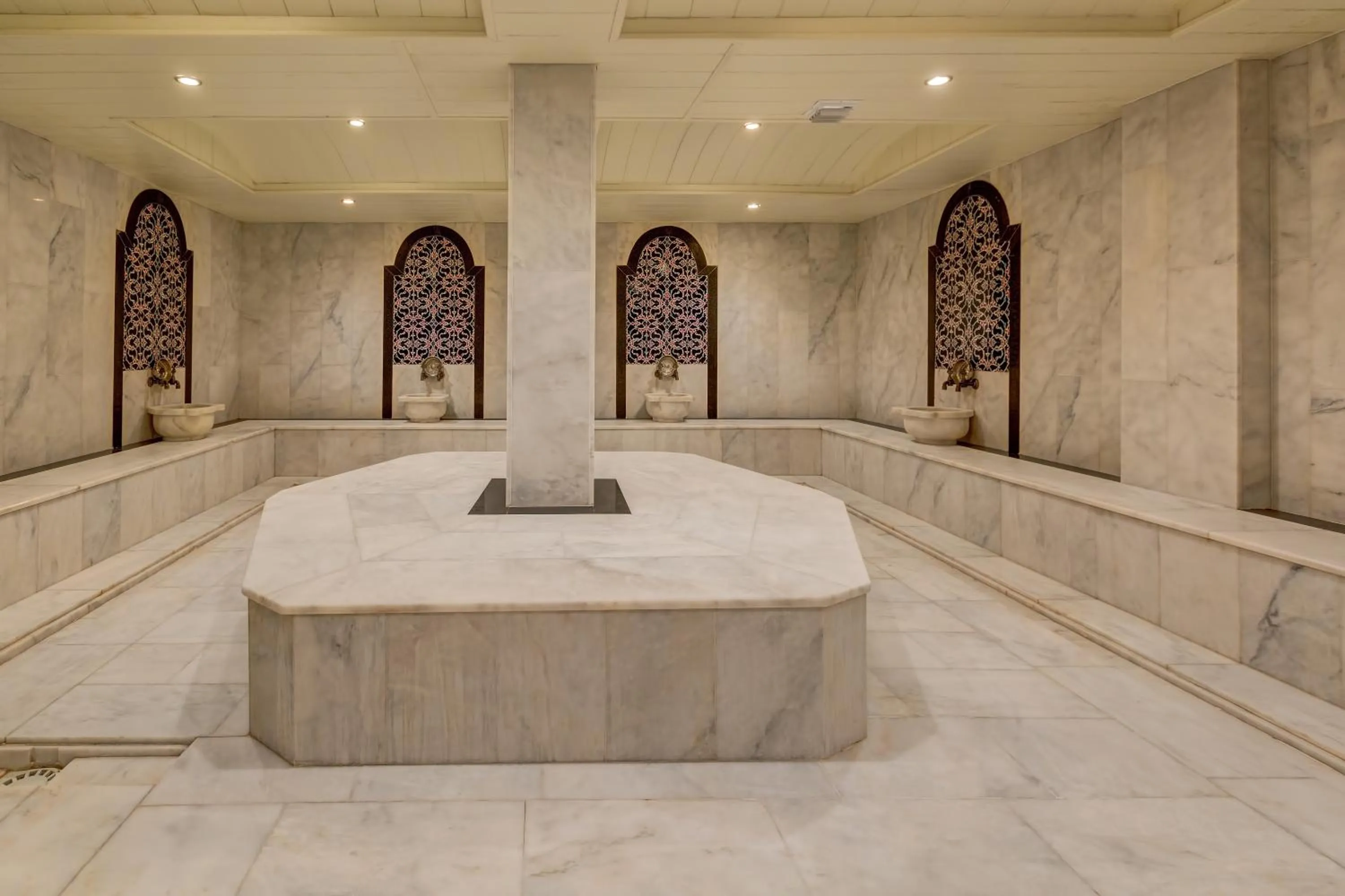 Public Bath in Buyuk Abant Hotel