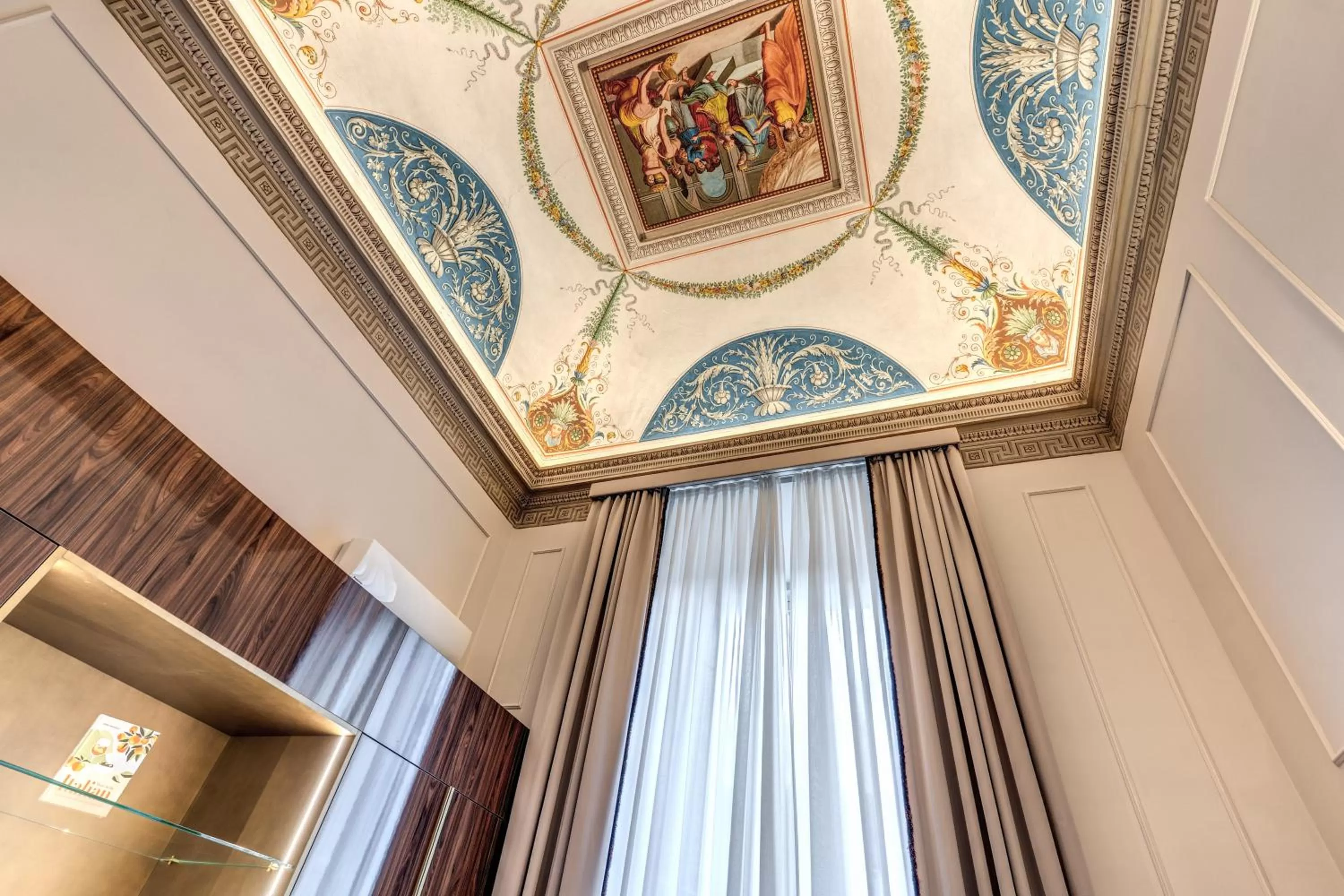 Photo of the whole room in Eitch Borromini Palazzo Pamphilj