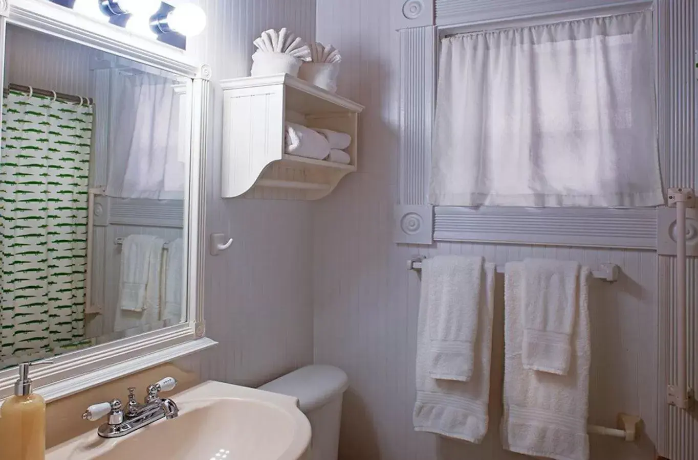 Bathroom in Key West Bed and Breakfast