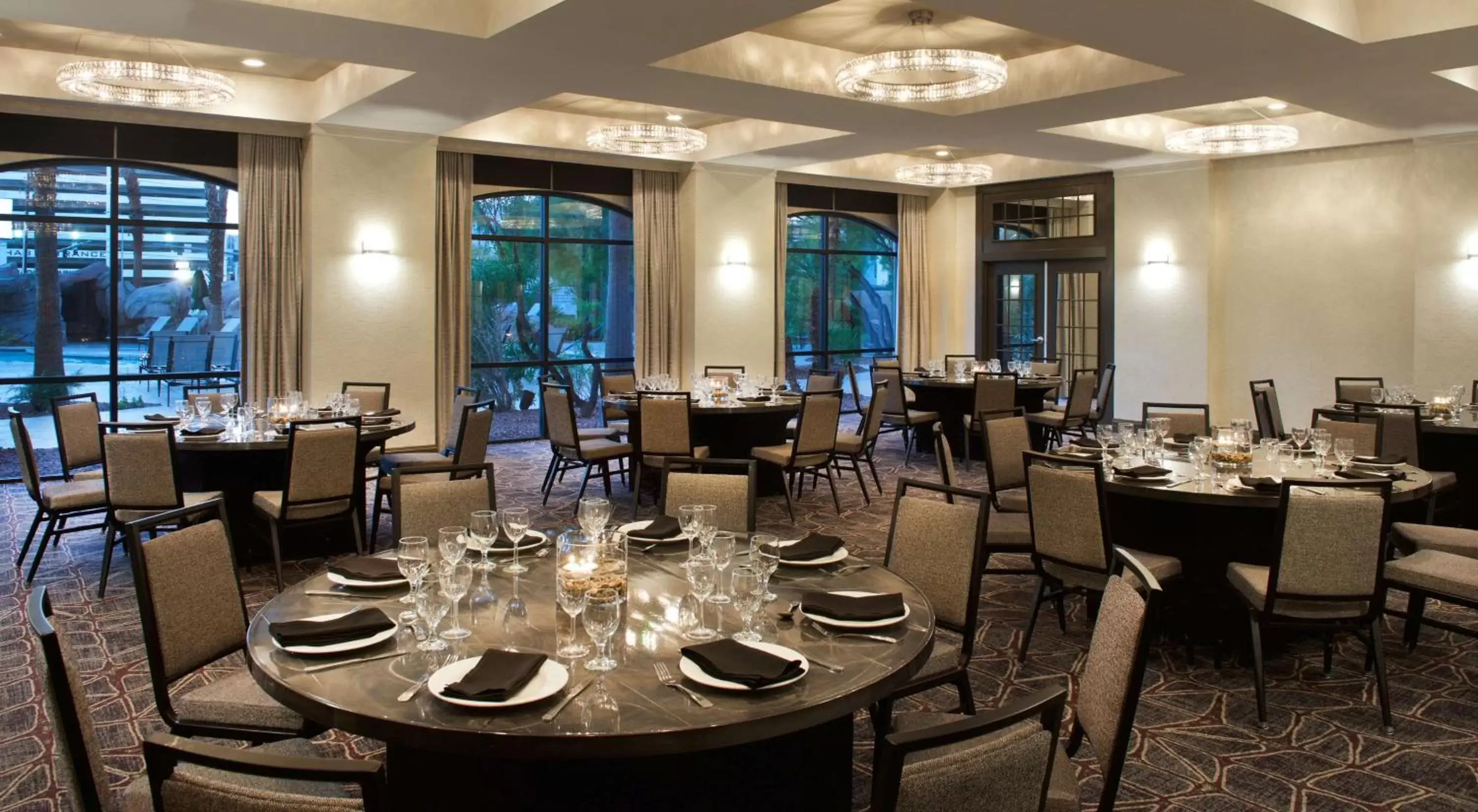 Meeting/conference room, Restaurant/Places to Eat in Embassy Suites by Hilton Las Vegas