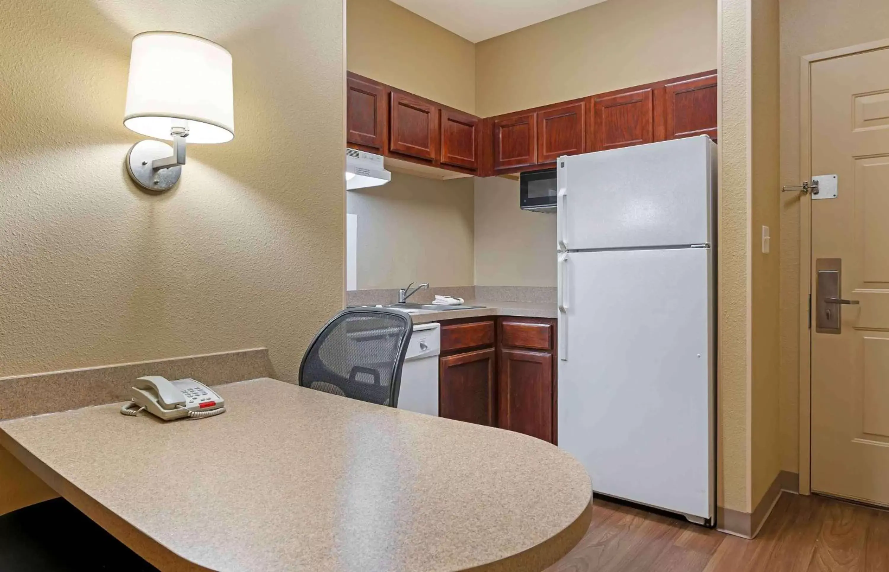 Bedroom, Kitchen/Kitchenette in Extended Stay America Suites - Indianapolis - Airport - W Southern Ave