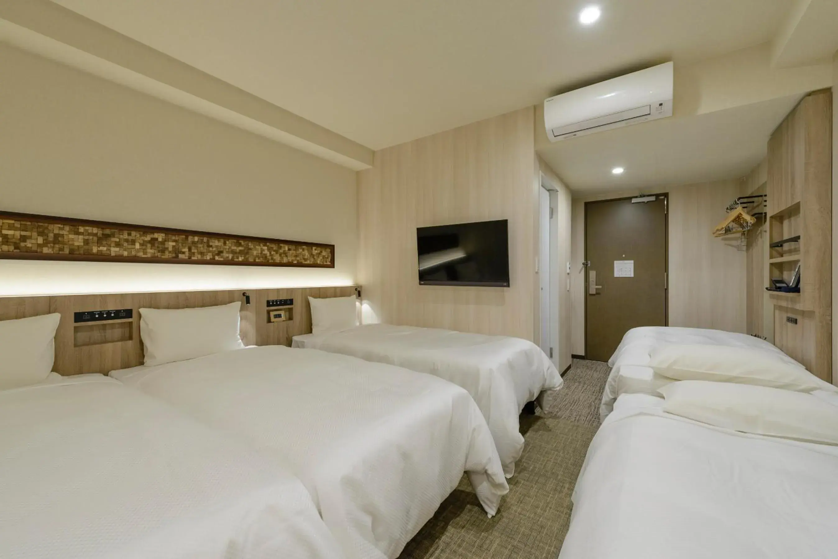 Photo of the whole room, Bed in Hotel Il Fiore Kasai Photo of the whole room, Bed in Hotel Il Fiore Kasai