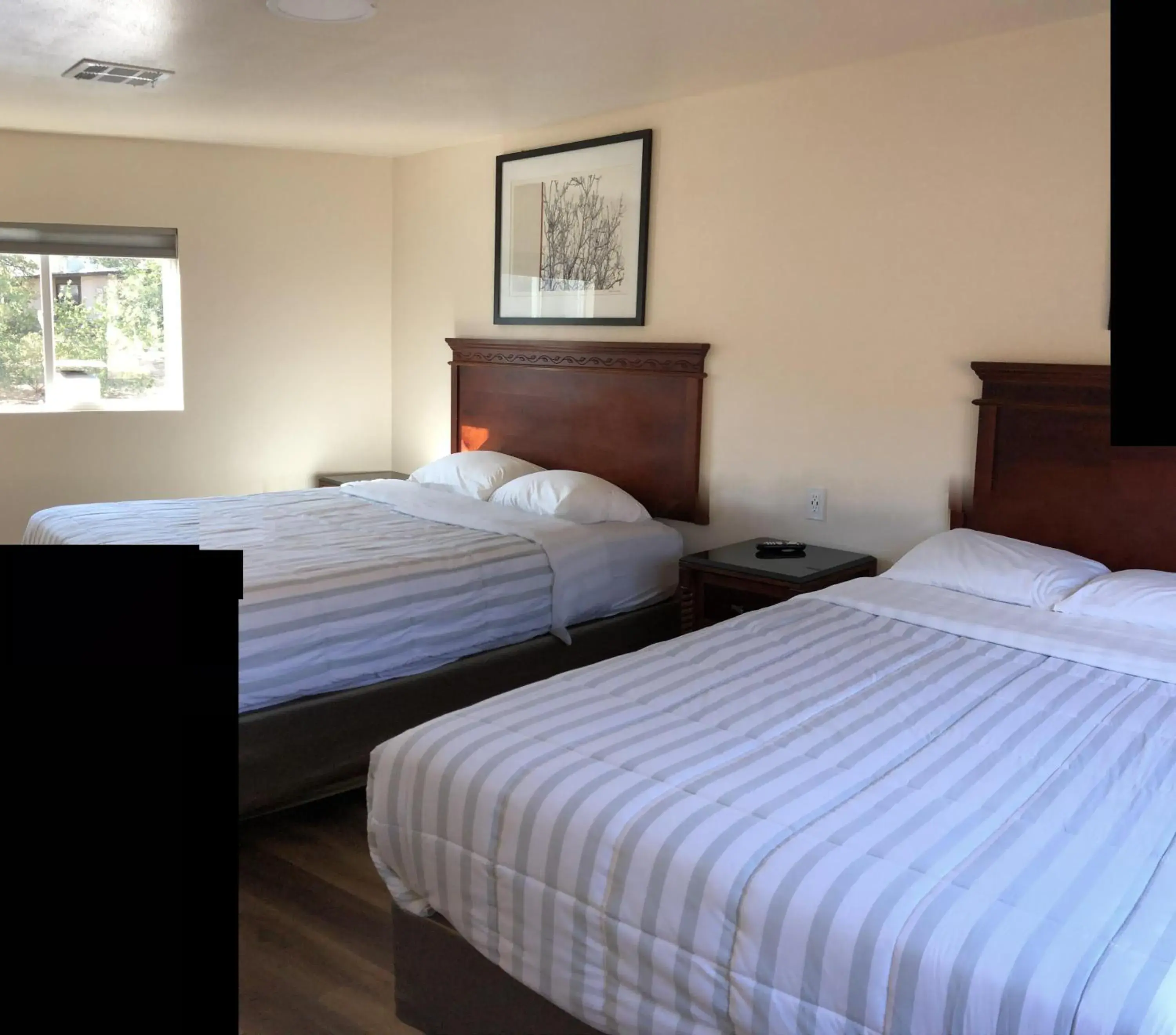 Bedroom, Bed in Sierra Lodge Three Rivers