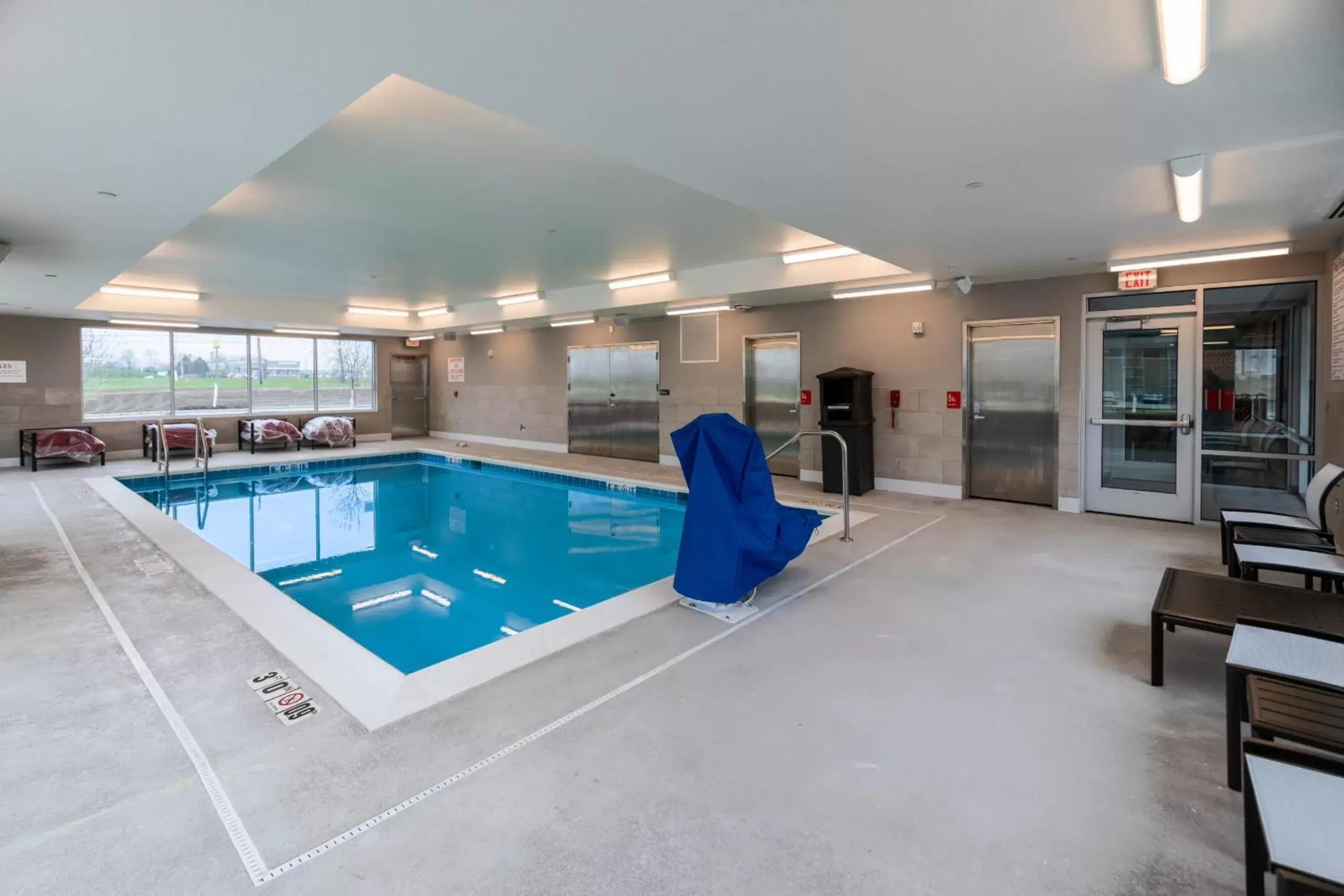 , Swimming Pool in Avid Hotel Cedar Rapids South - Arpt Area, an IHG Hotel
