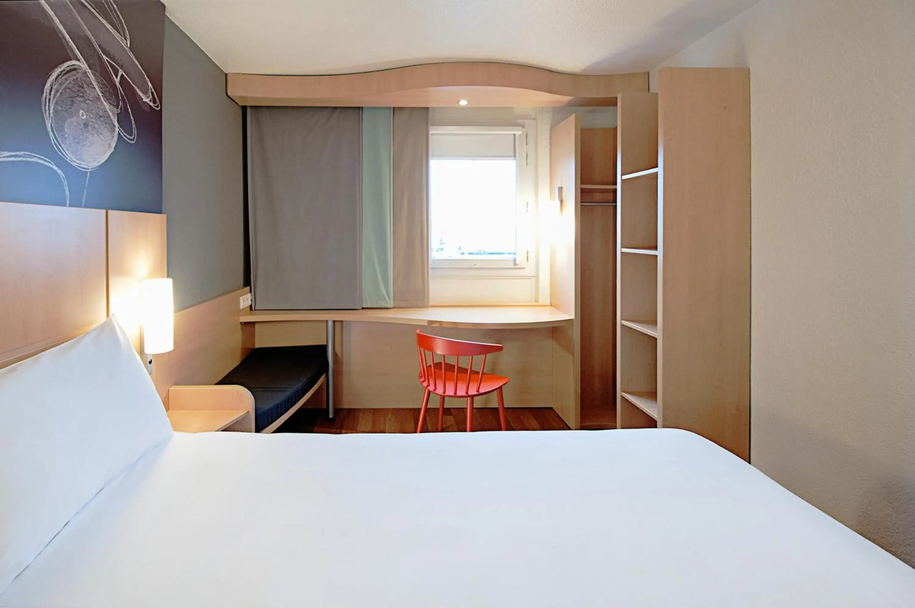 Photo of the whole room, Bed in Ibis Cornella Photo of the whole room, Bed in Ibis Cornella