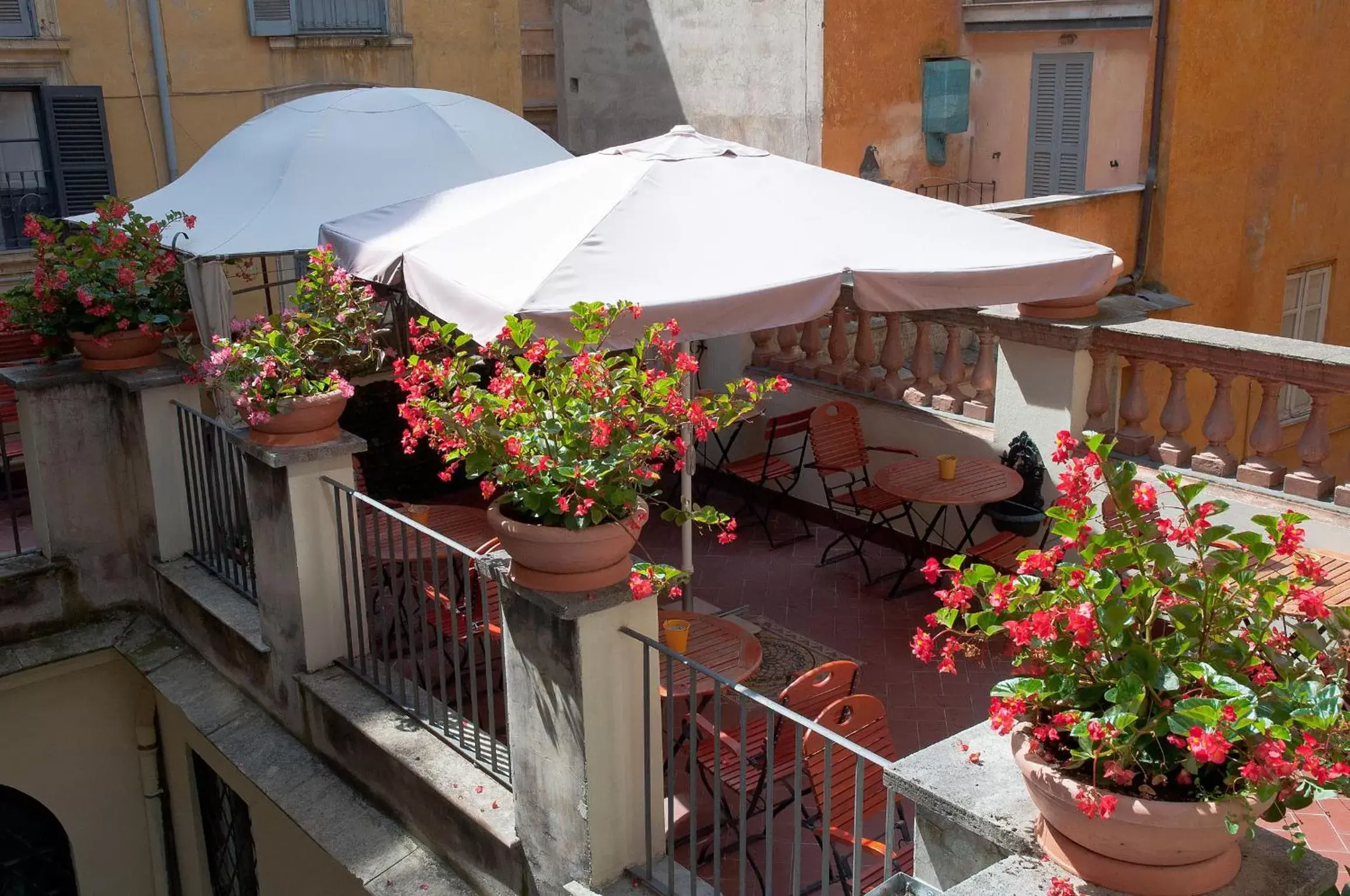 Restaurant/places to eat, Balcony/Terrace in Hotel Le Clarisse al Pantheon