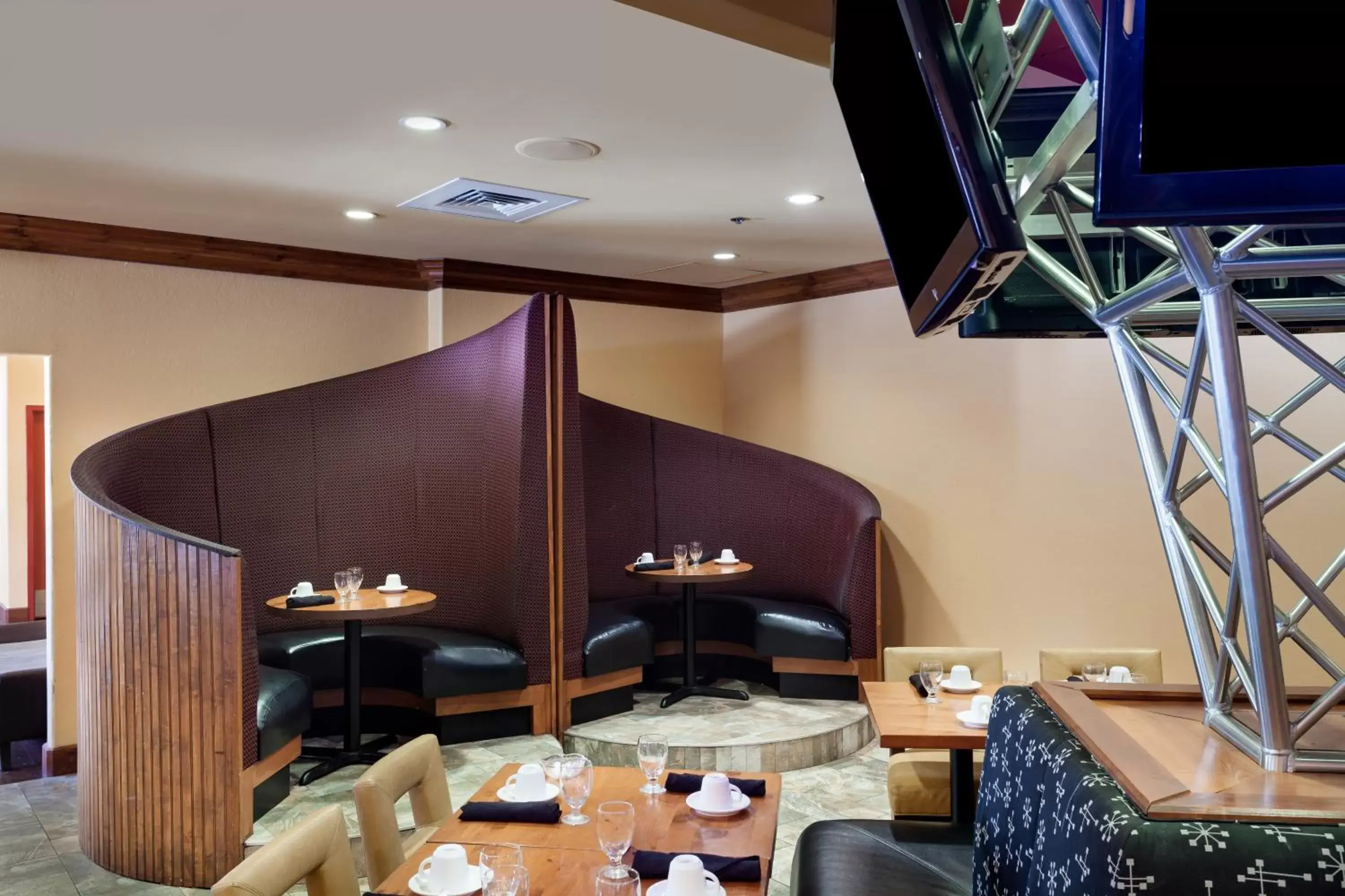 Restaurant/Places to Eat in Holiday Inn San Antonio Northwest- SeaWorld Area, an IHG Hotel