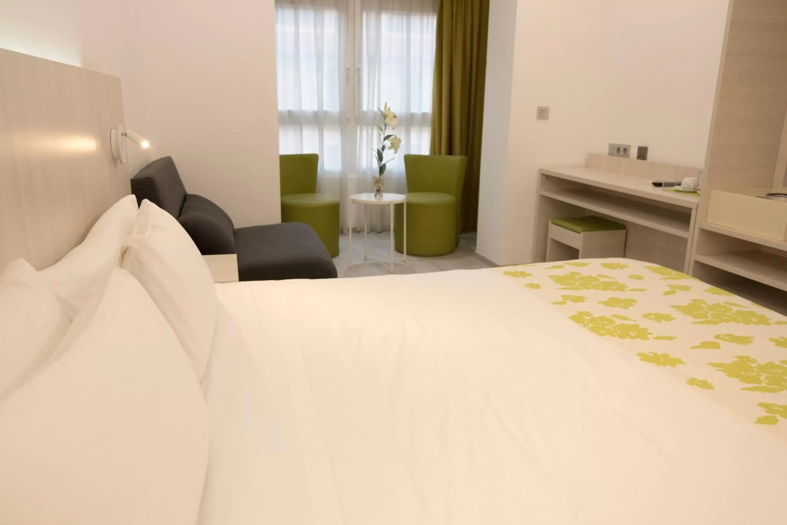 TV and multimedia, Bed in Hotel Rambla Alicante Contactless