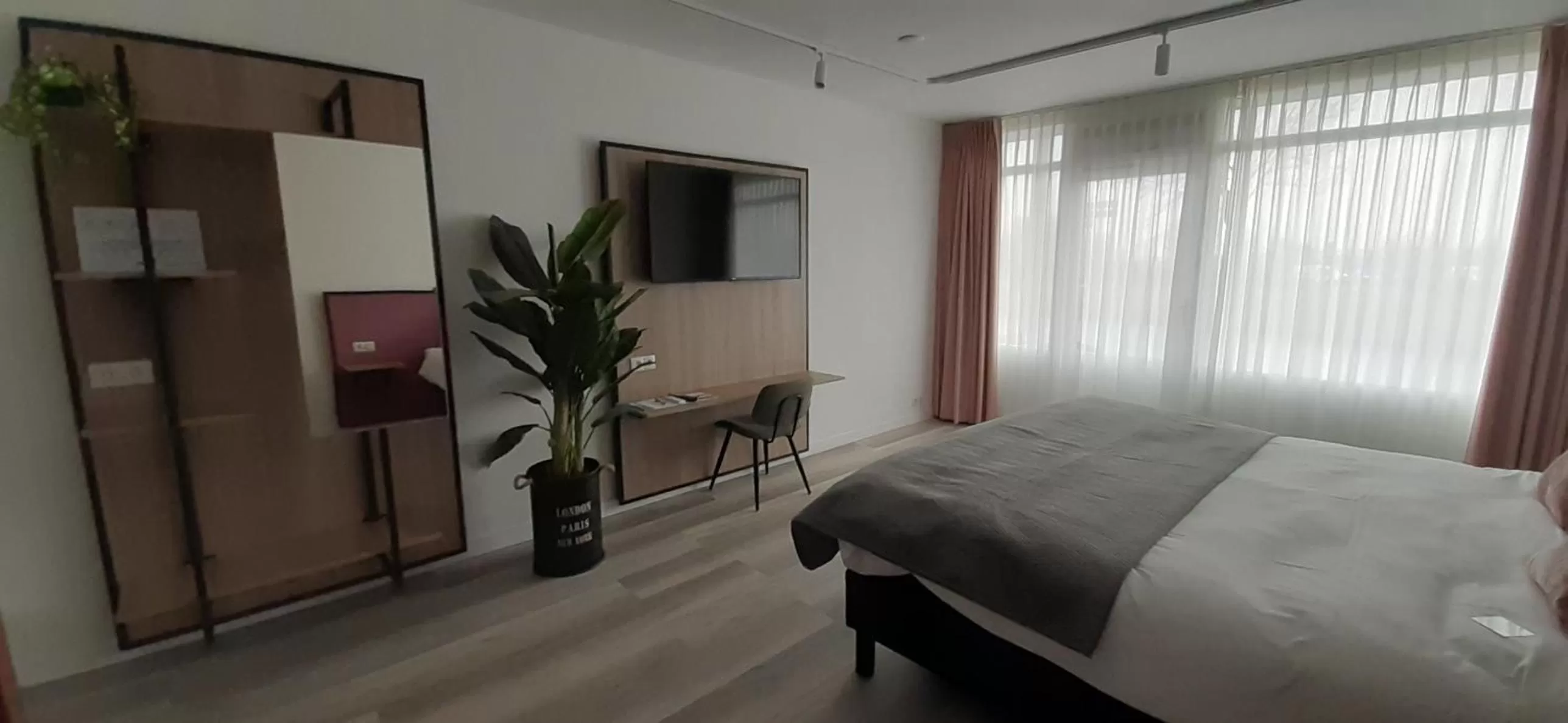 TV/Entertainment Center in Hajé Hotel Joure