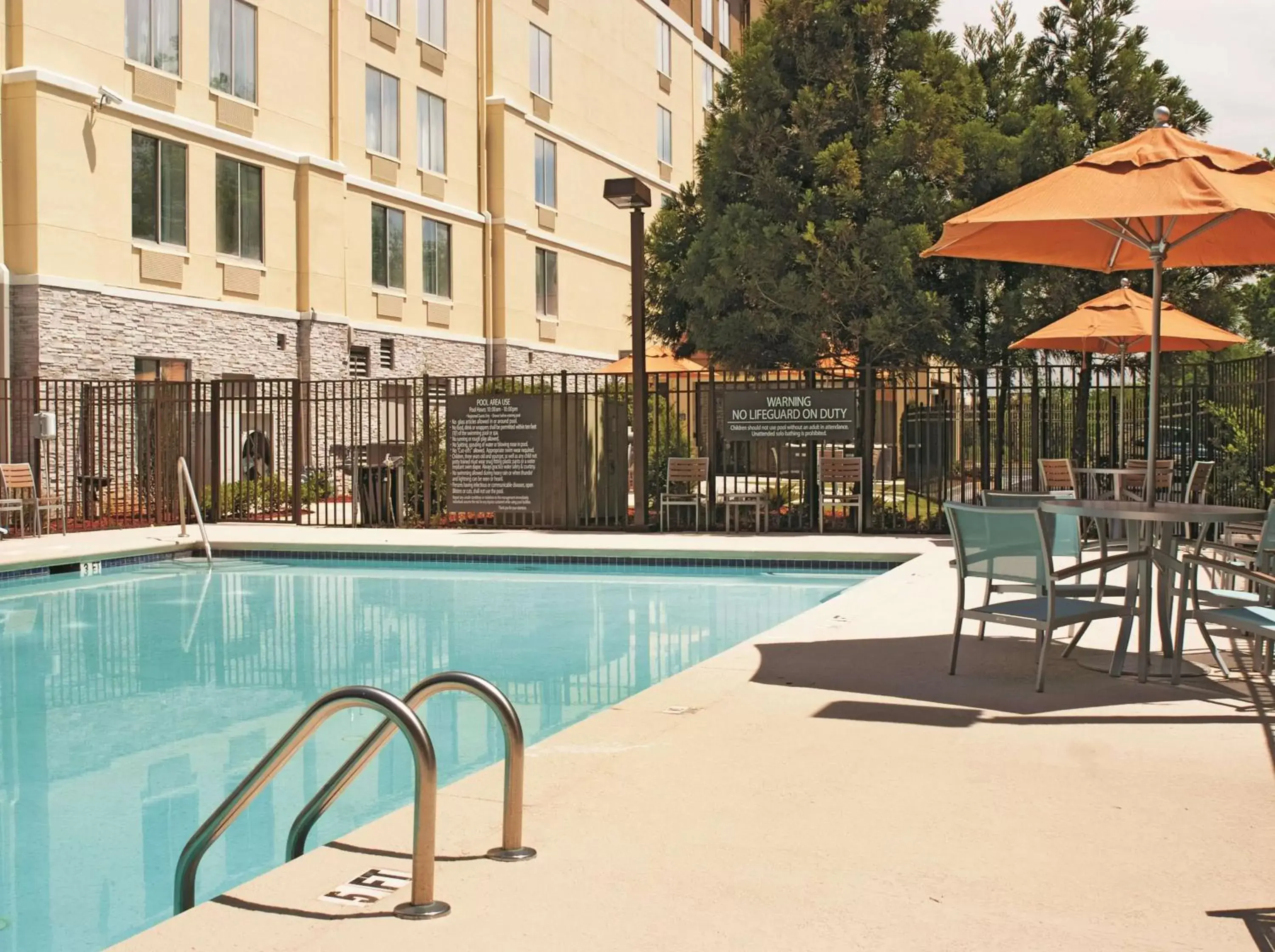 On site, Swimming Pool in La Quinta by Wyndham Atlanta Airport North