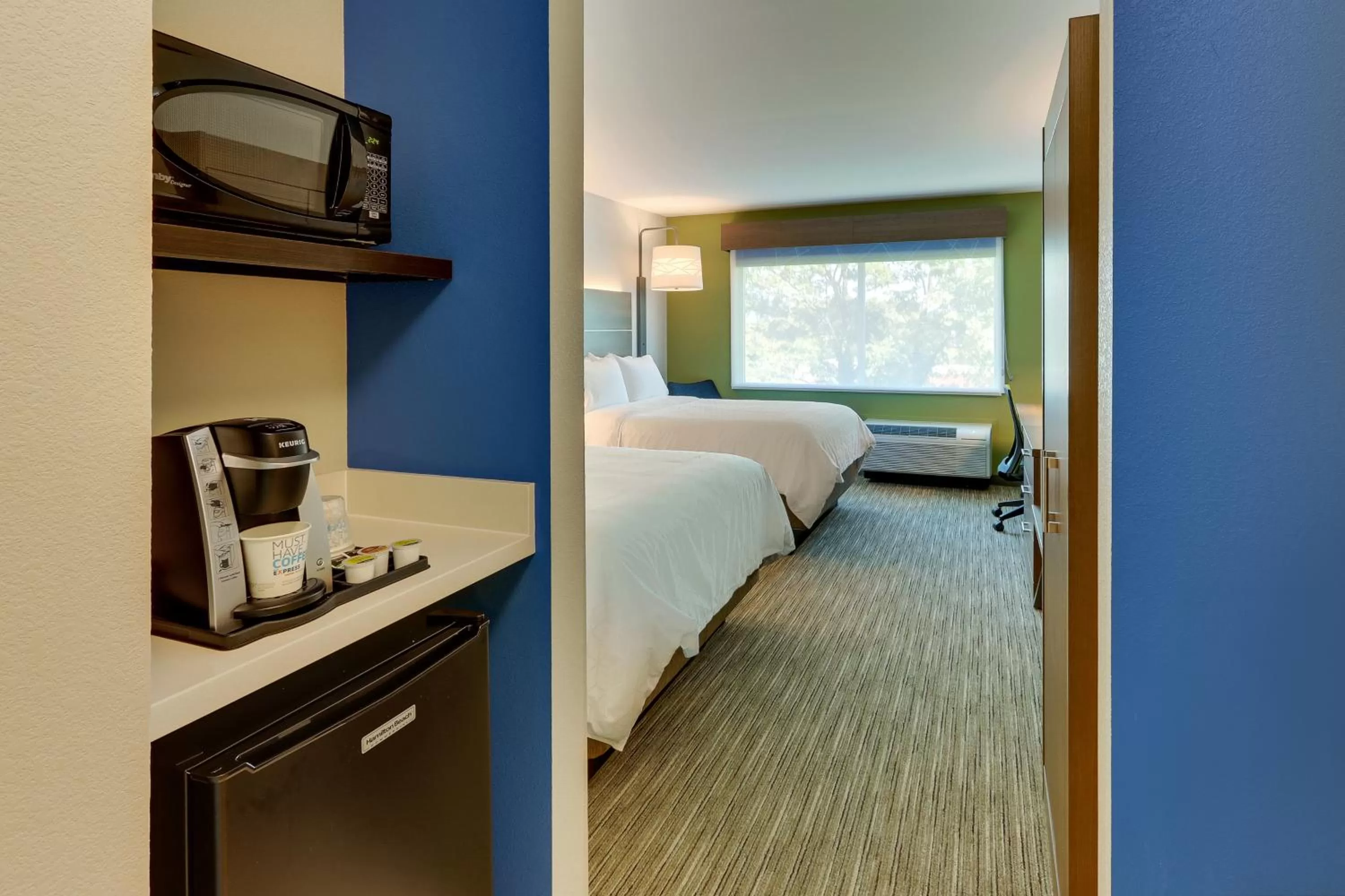 Bed in Holiday Inn Express & Suites - Roanoke – Civic Center
