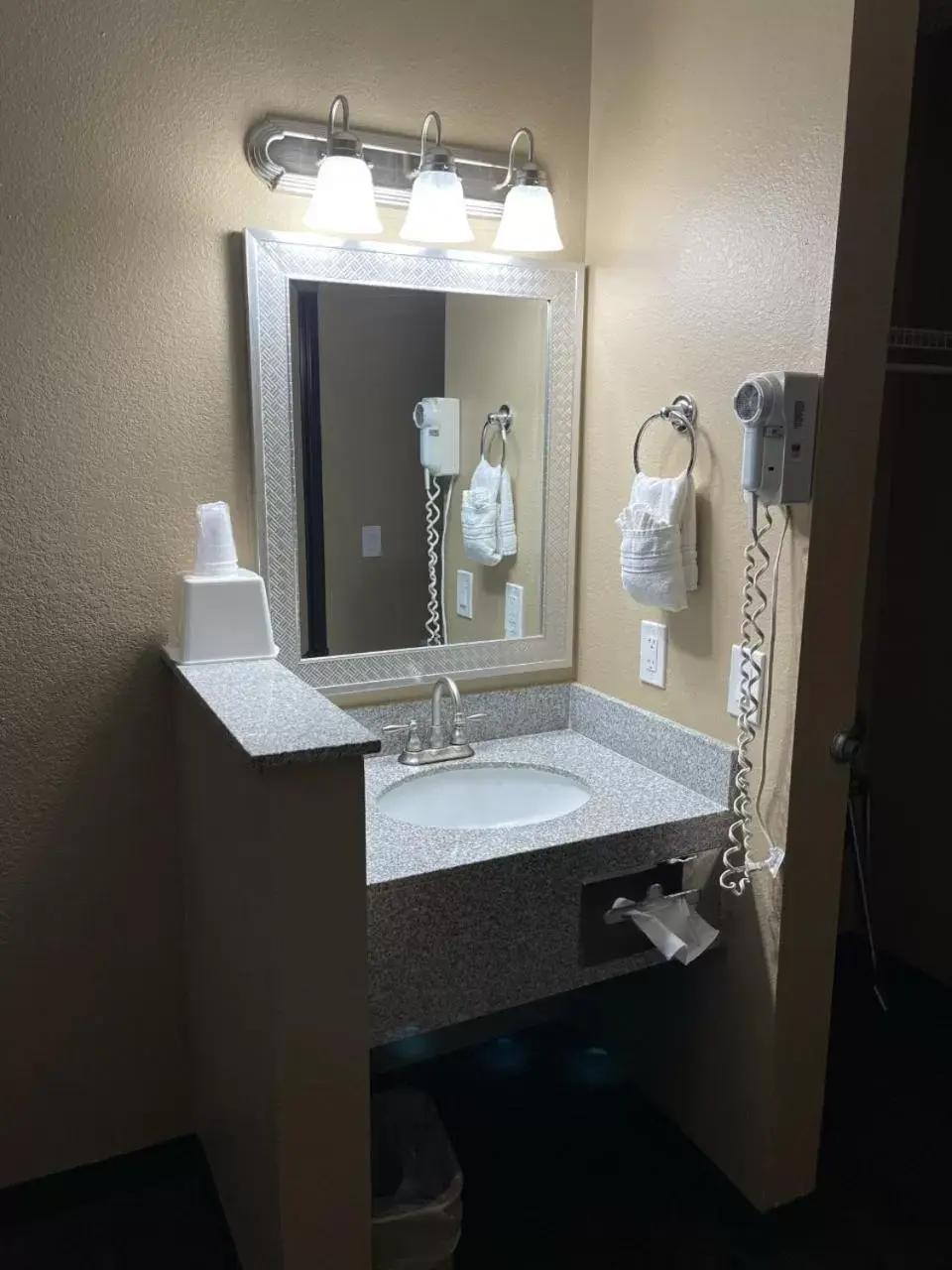 Bathroom in Super 8 by Wyndham Casa Grande